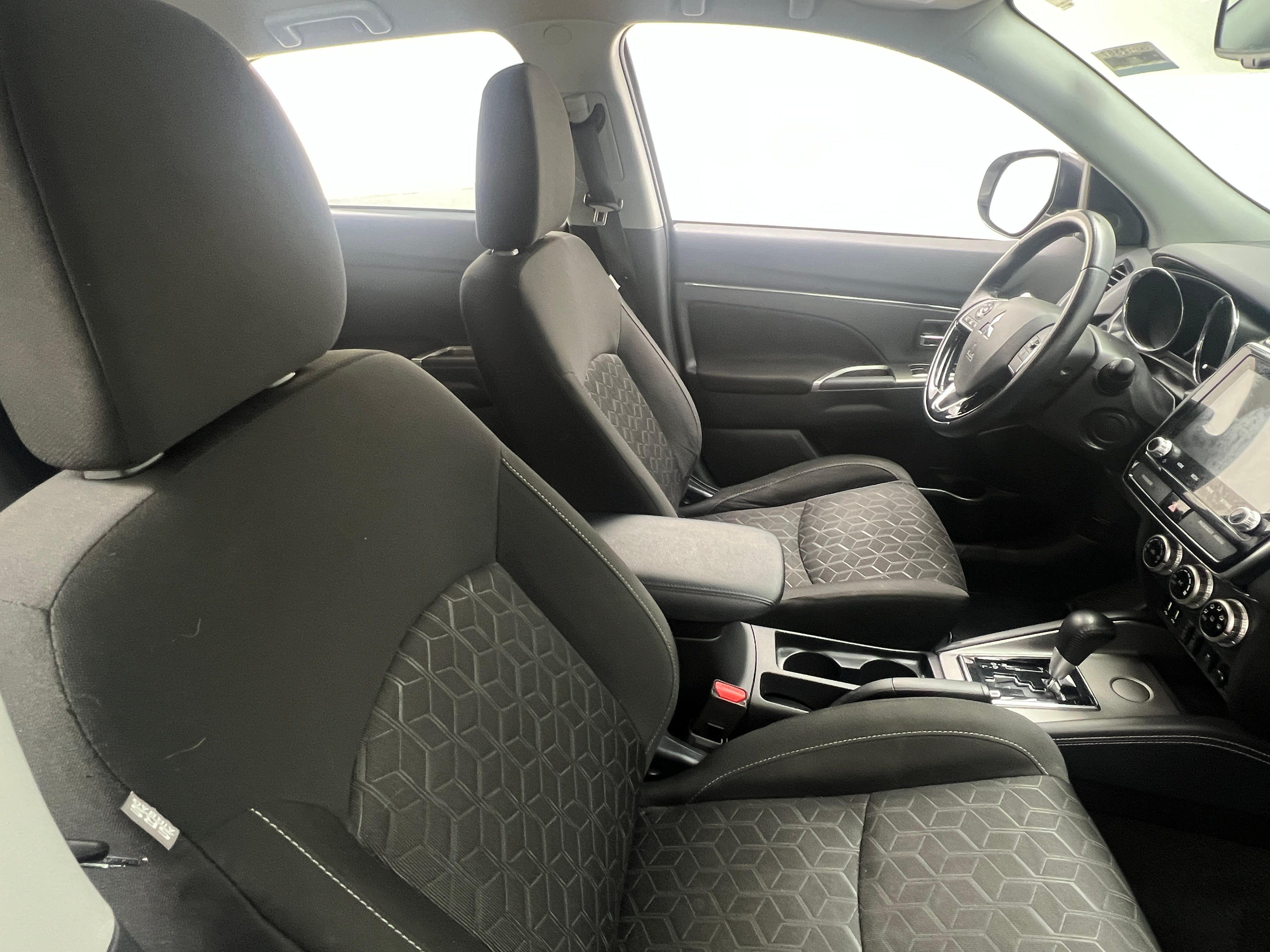 2021 Mitsubishi Outlander Sport SE 2