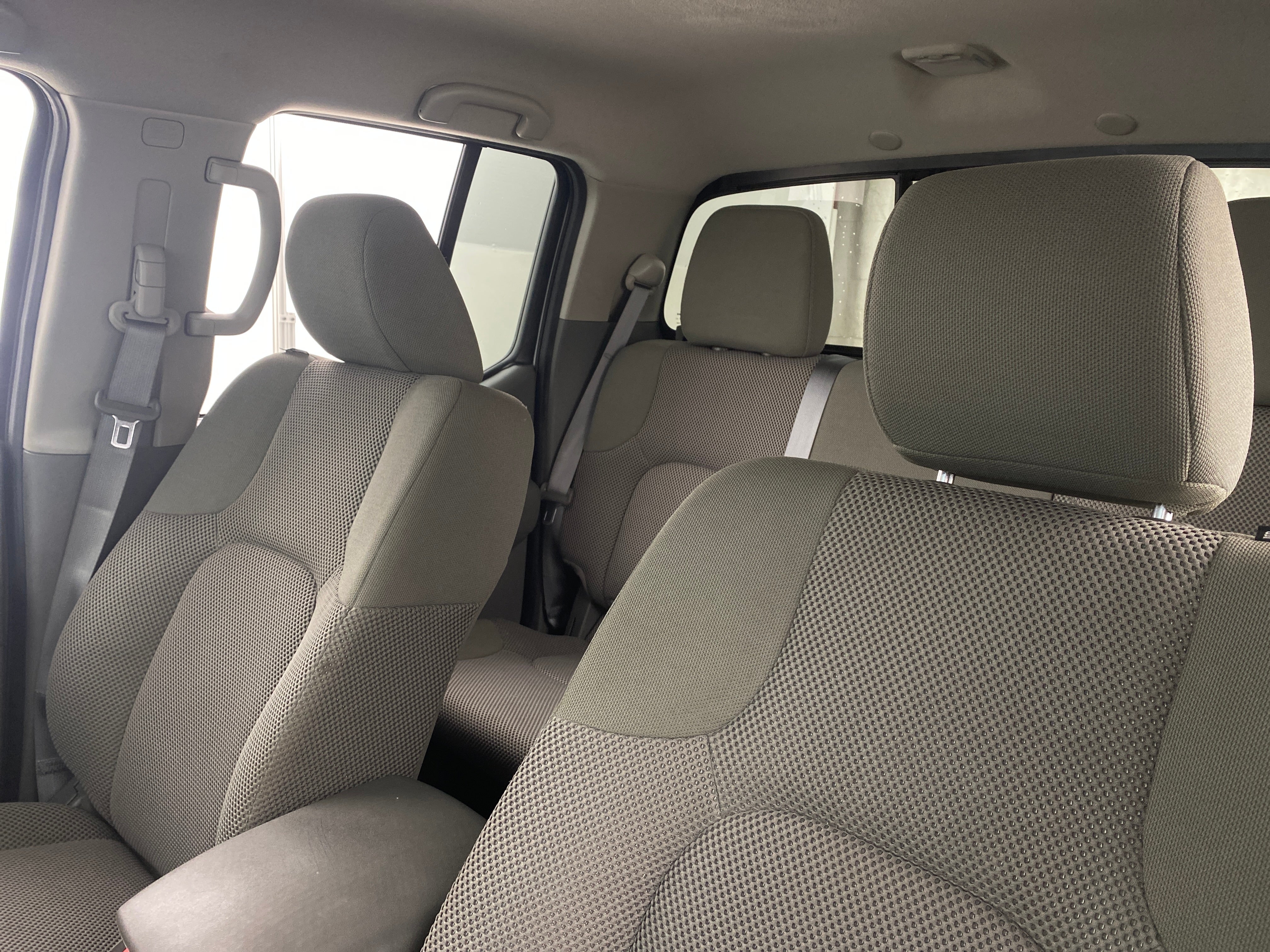 2020 Nissan Frontier SV 2