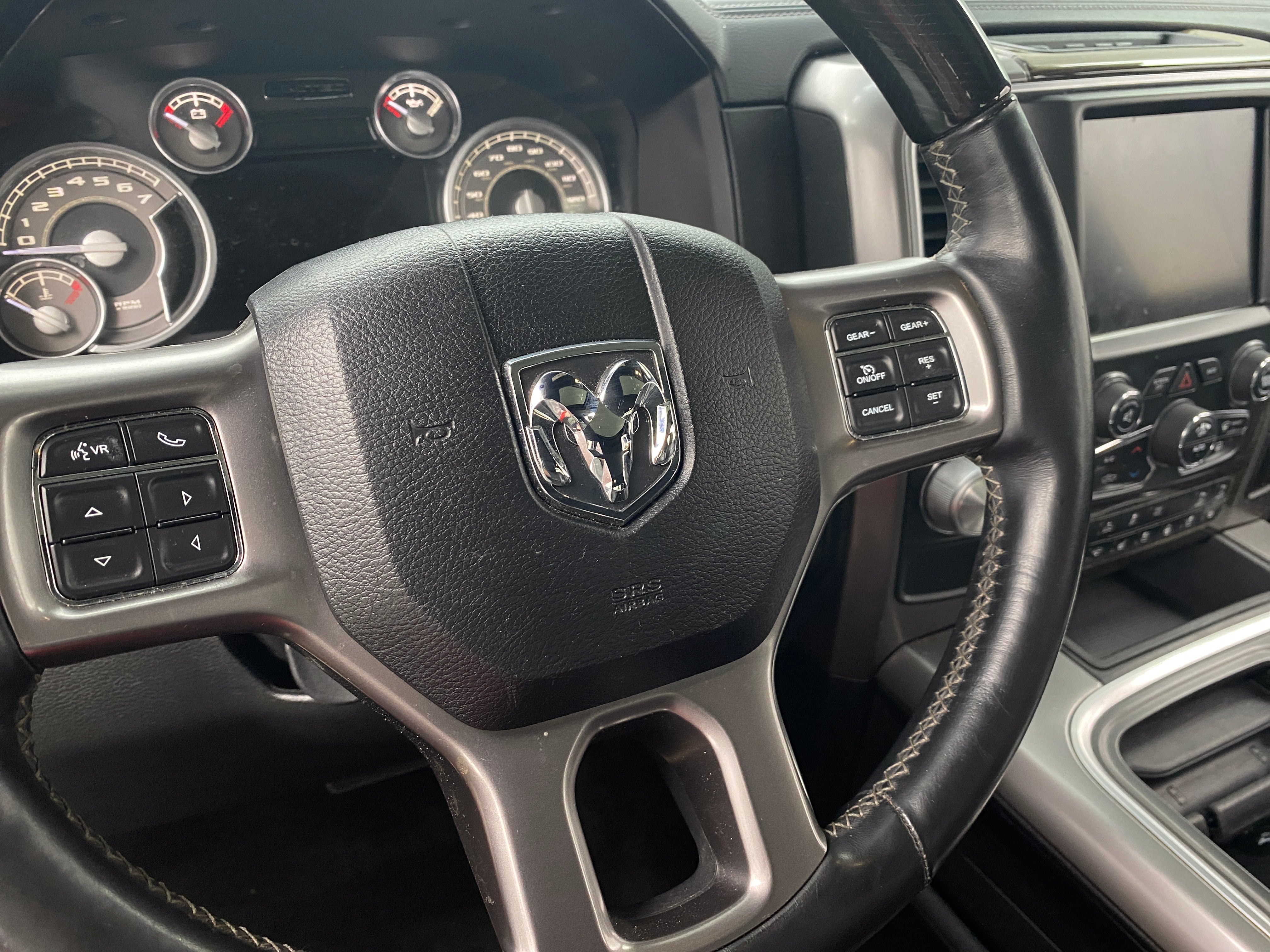 2016 RAM 1500 Laramie Limited 4