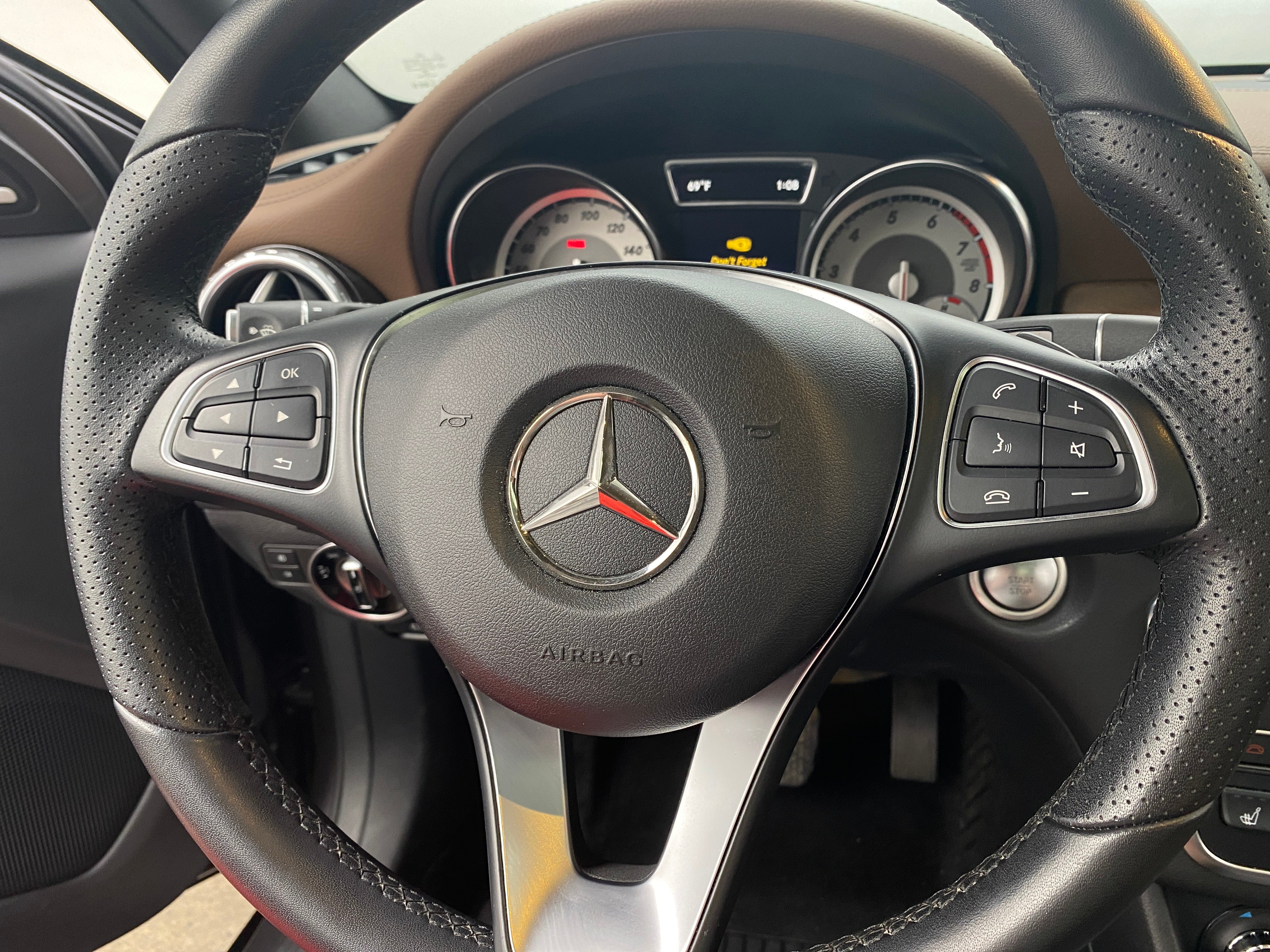 2017 Mercedes-Benz GLA 250 4MATIC 4