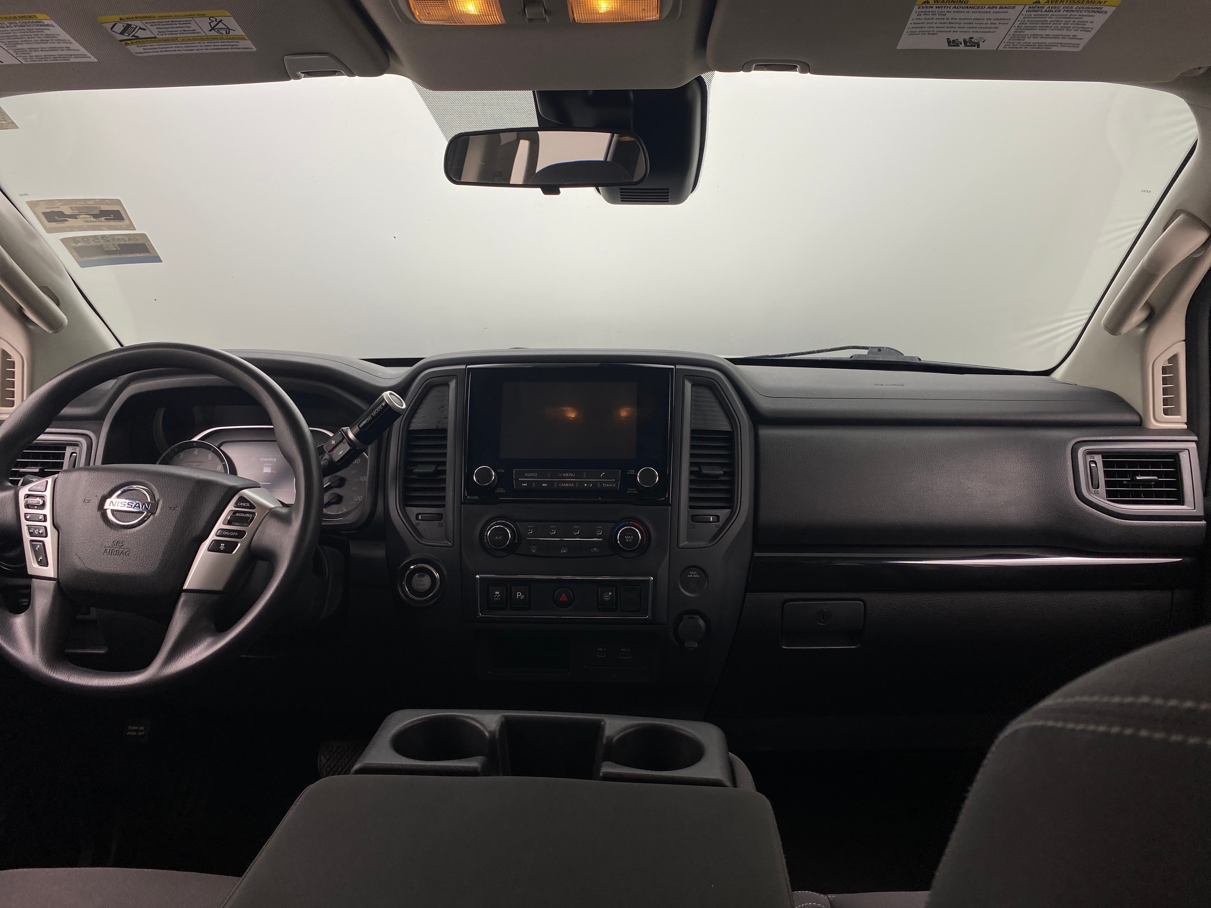 2022 Nissan Titan SV 3