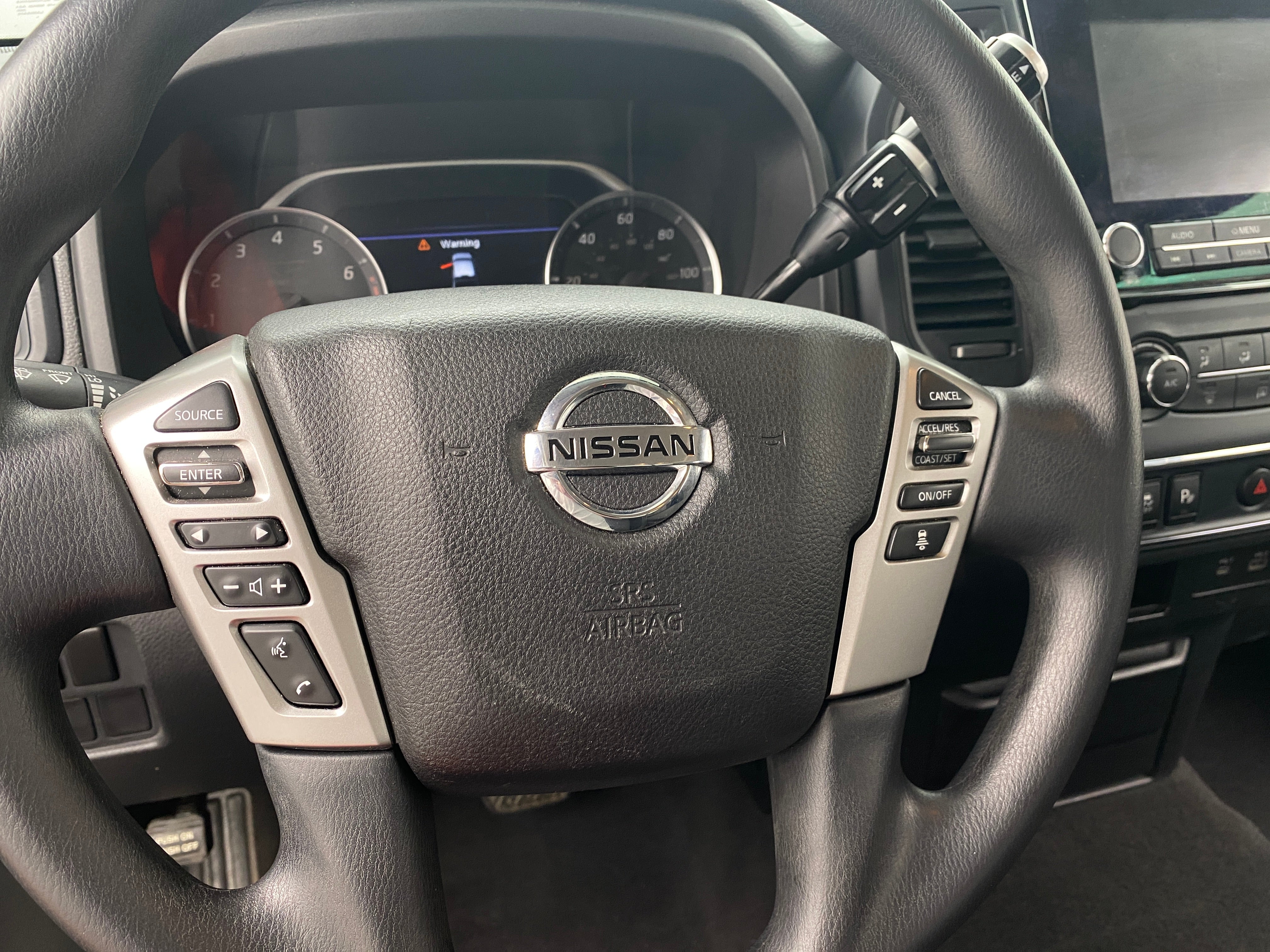 2022 Nissan Titan SV 5
