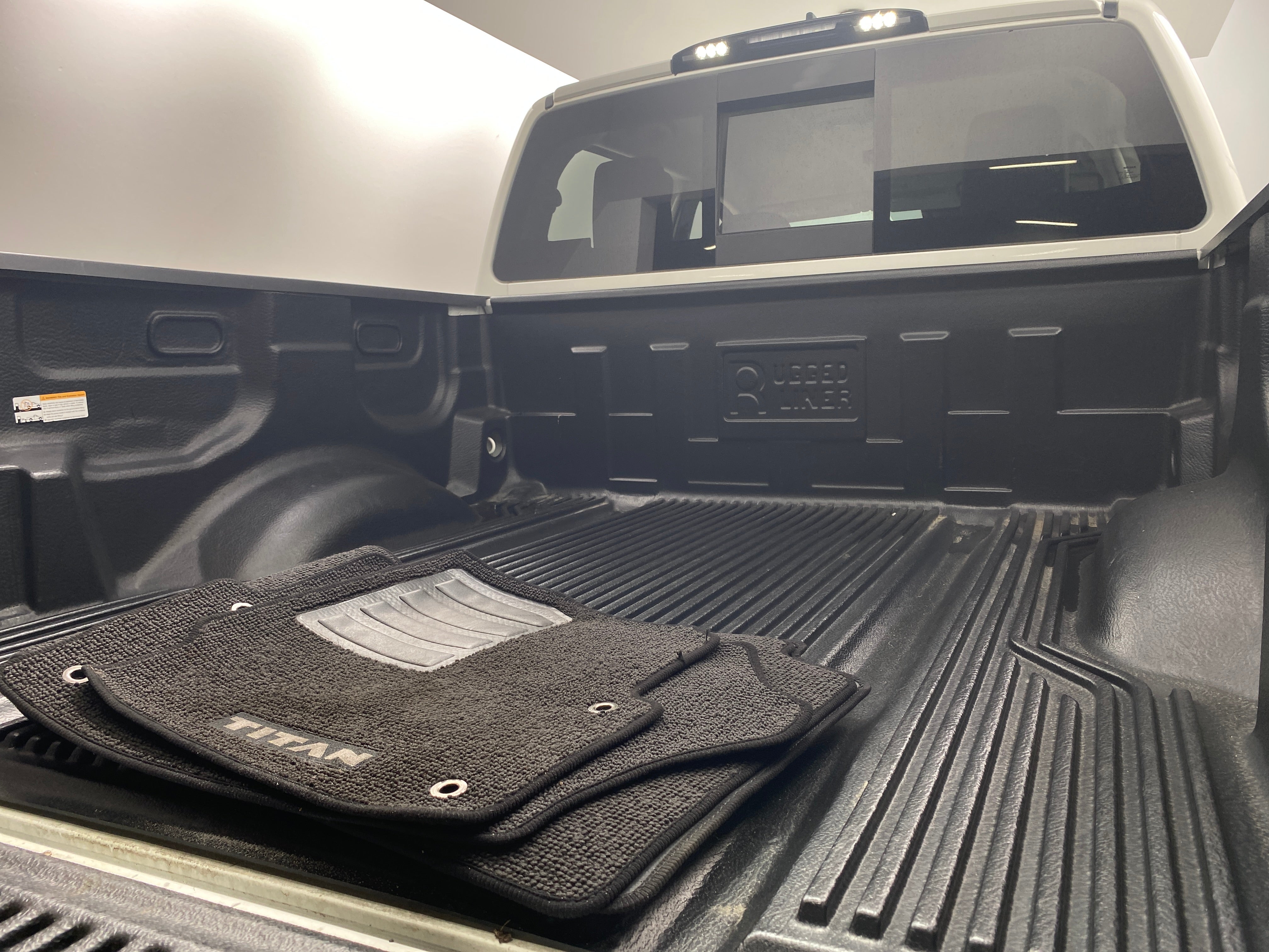 2022 Nissan Titan SV 7