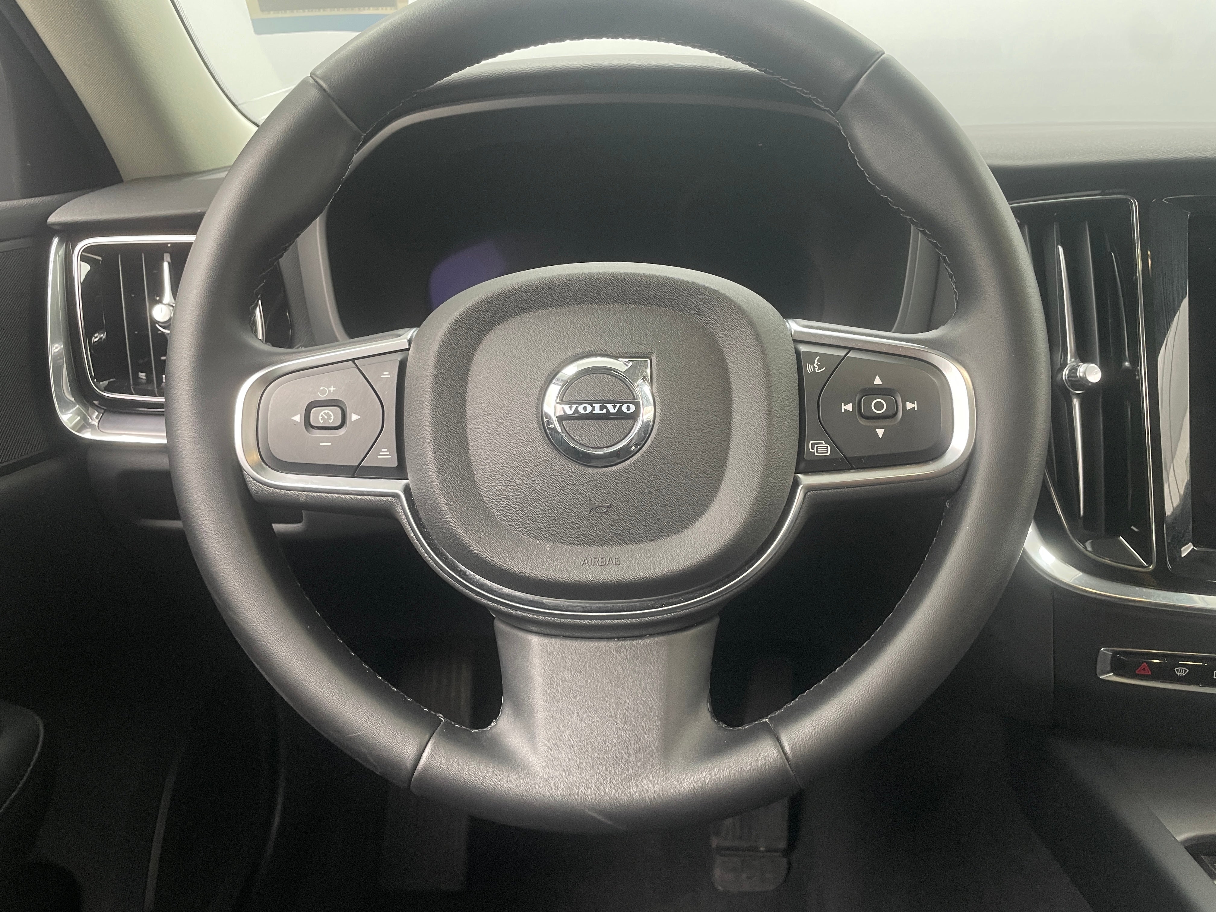 2024 Volvo S60 B5 Core 5