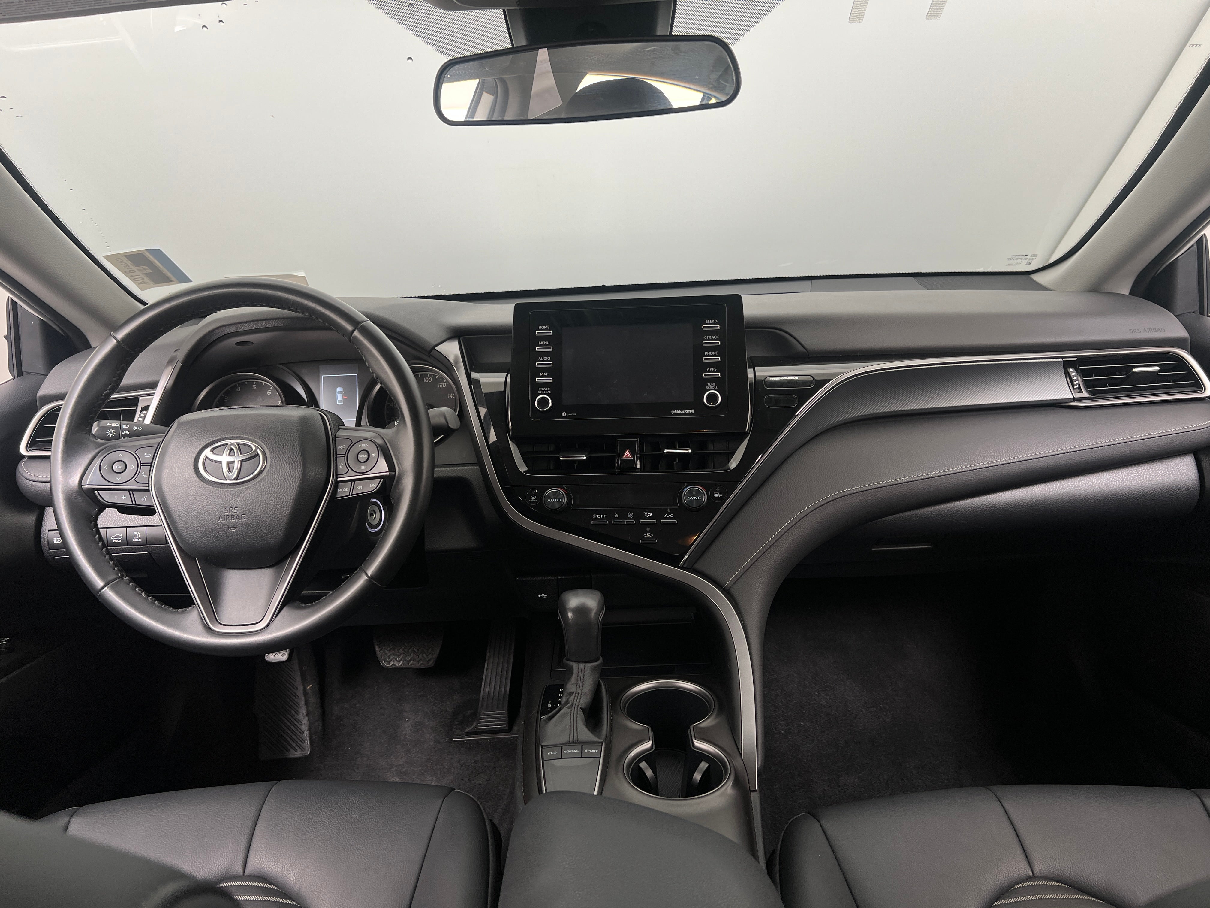 2023 Toyota Camry SE 2
