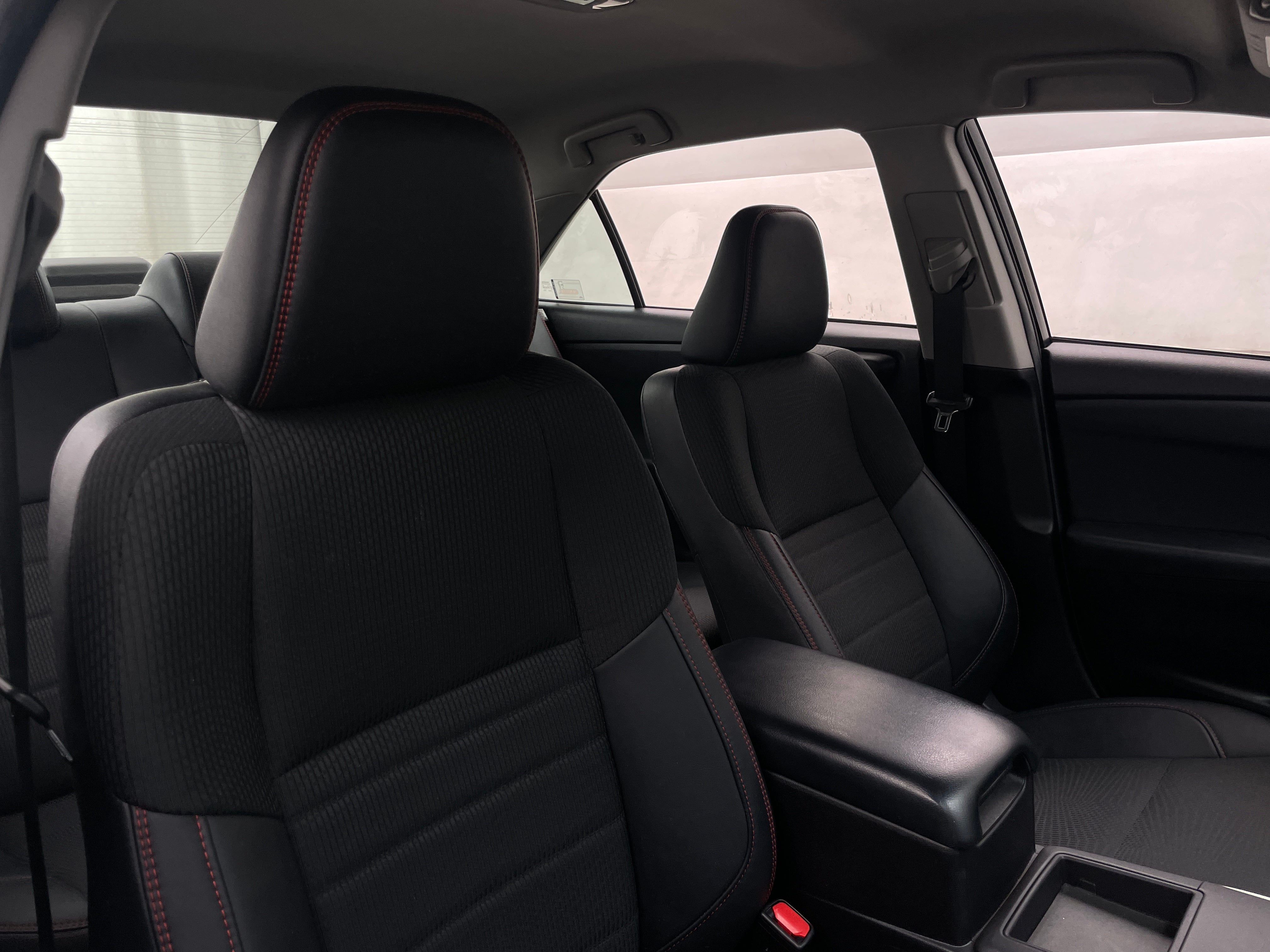 2017 Toyota Camry SE 2