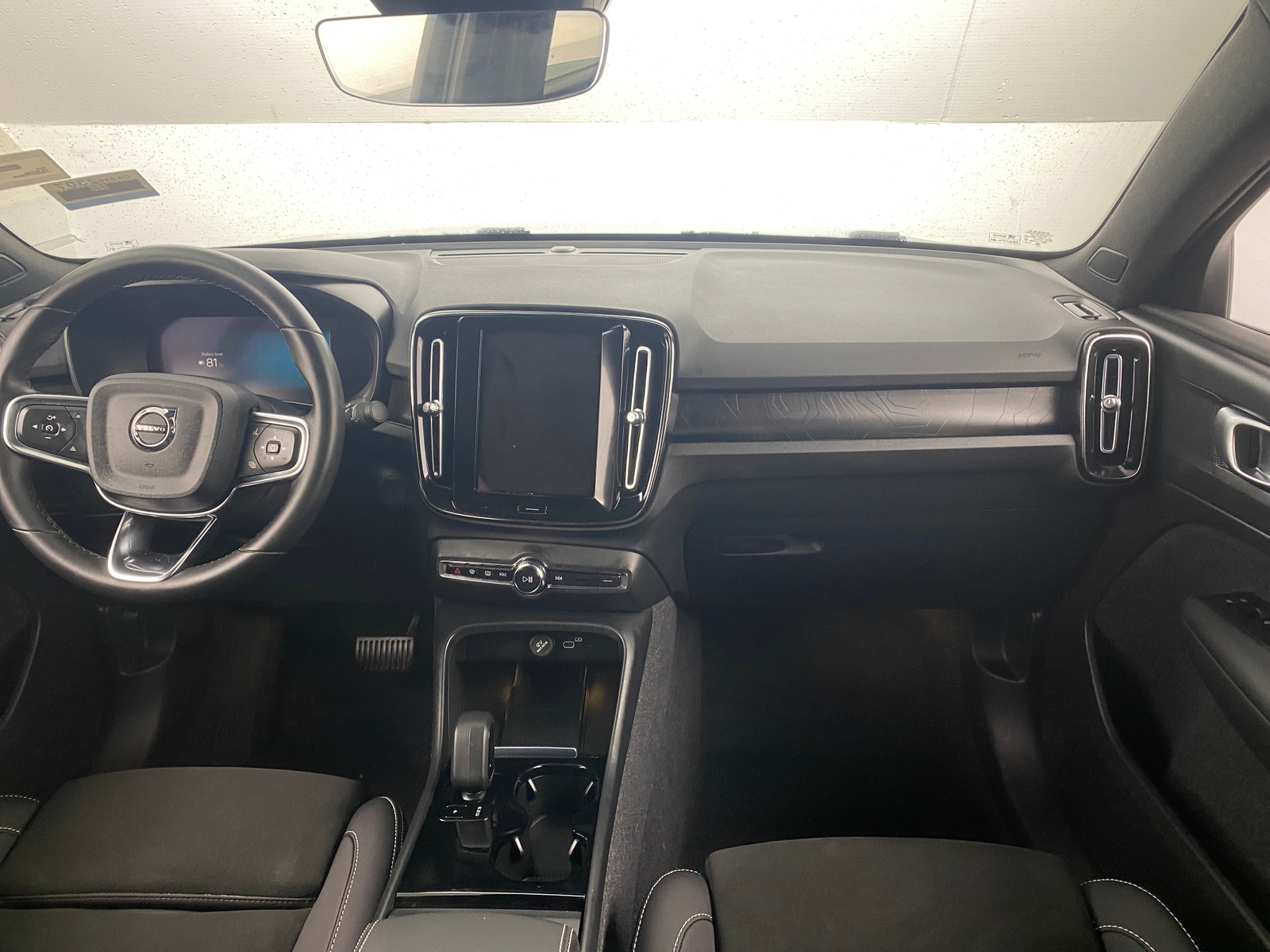 Thumbnail: 2023 Volvo C40 - 3
