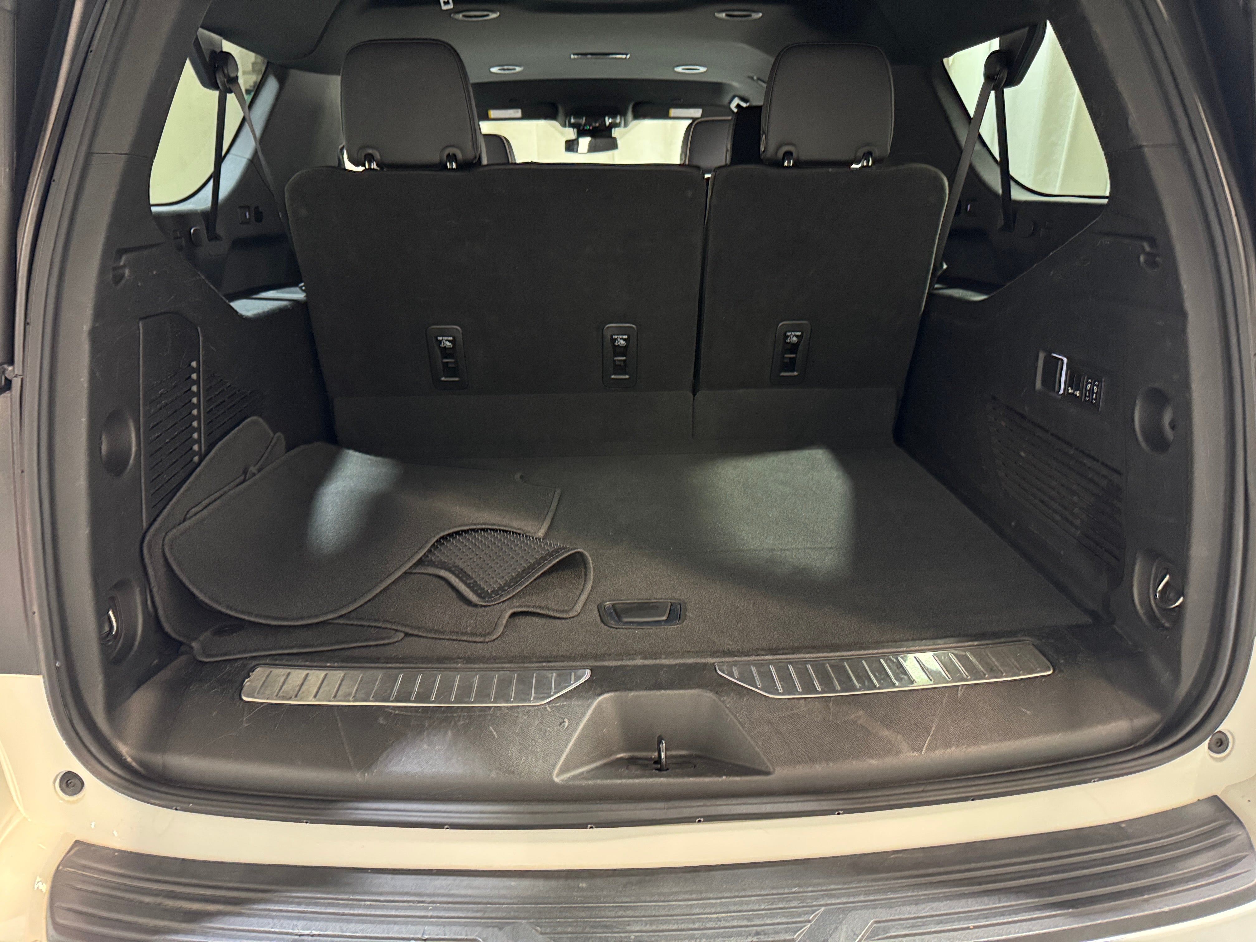 2023 Chevrolet Suburban Premier 6