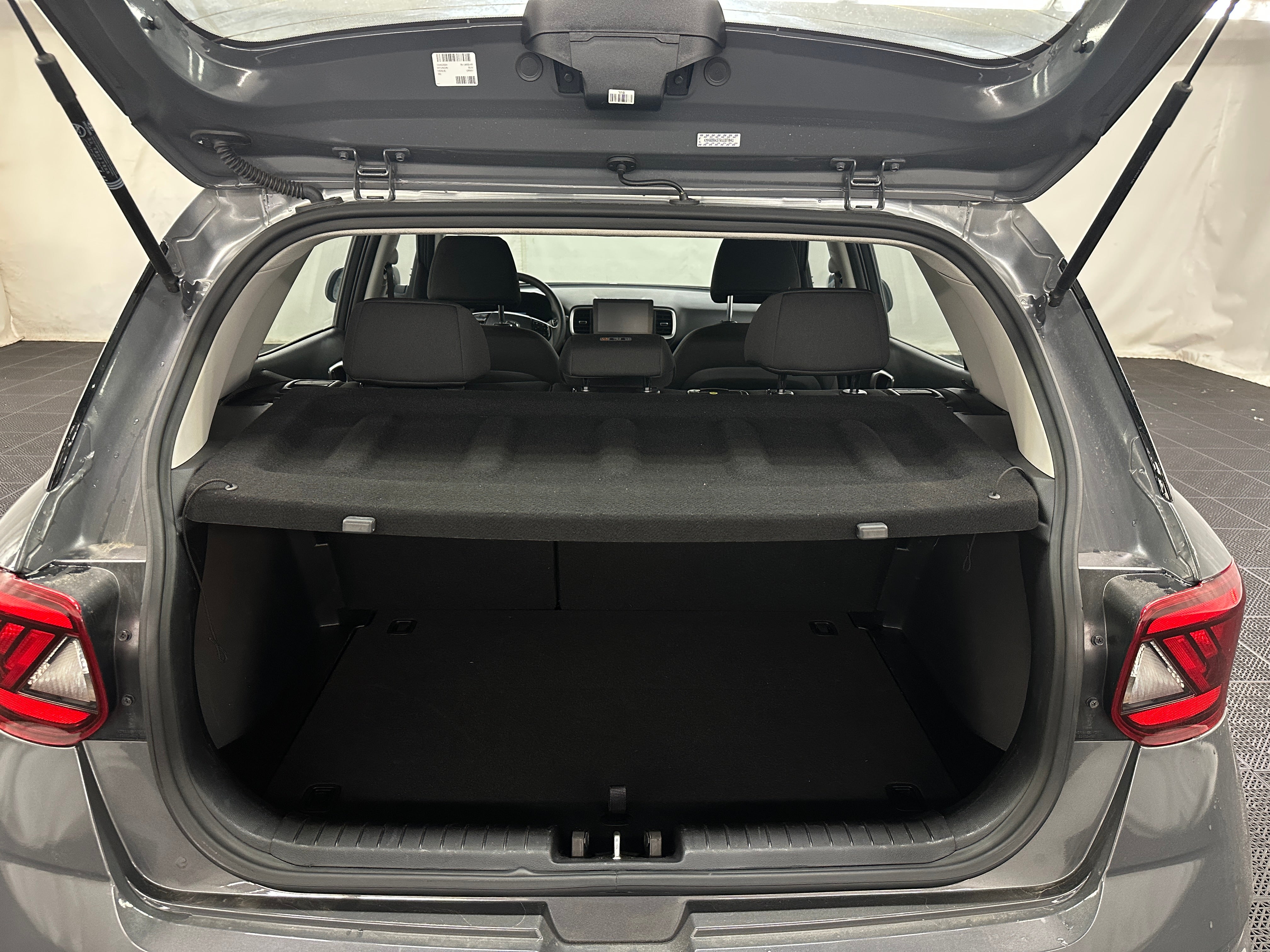 2024 Hyundai Venue SE 7