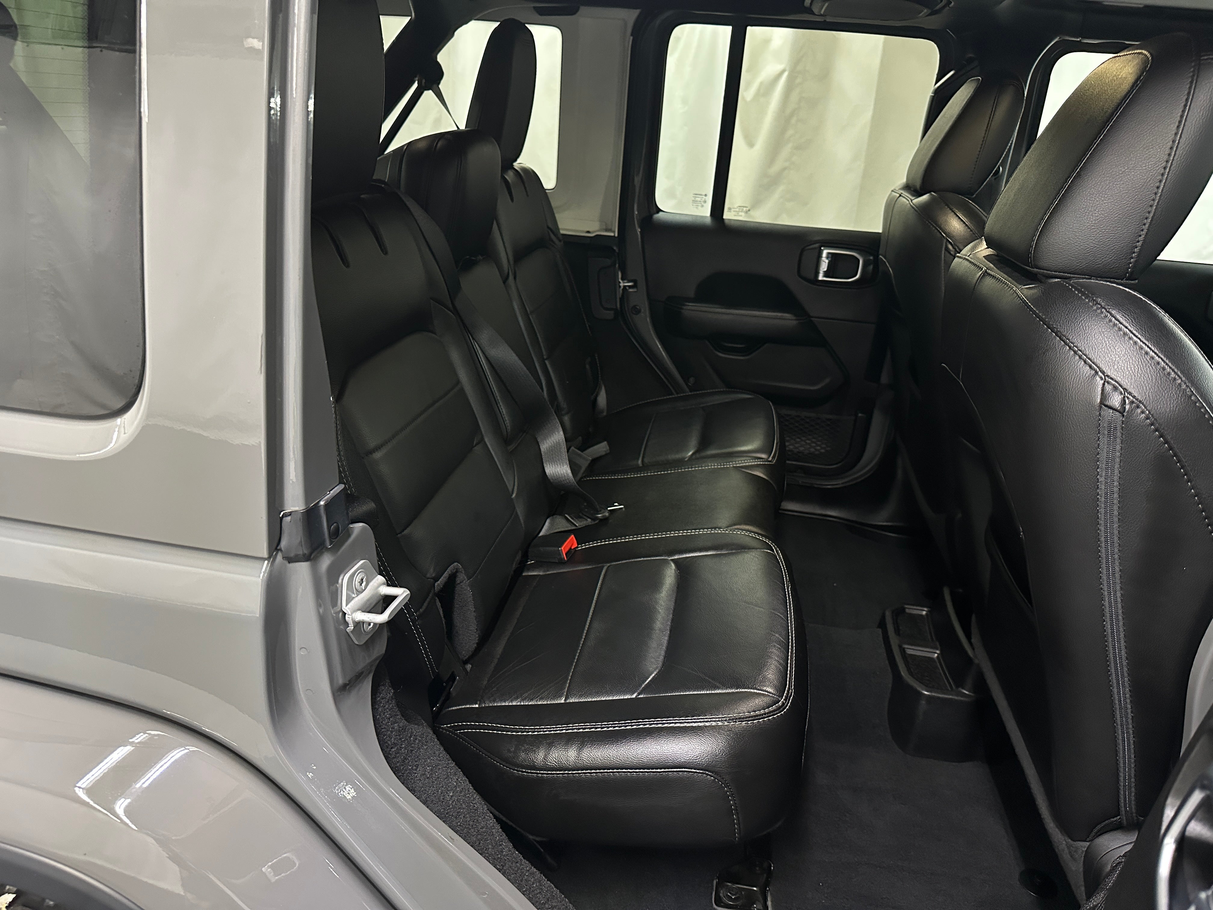 2020 Jeep Wrangler Unlimited Sahara 5