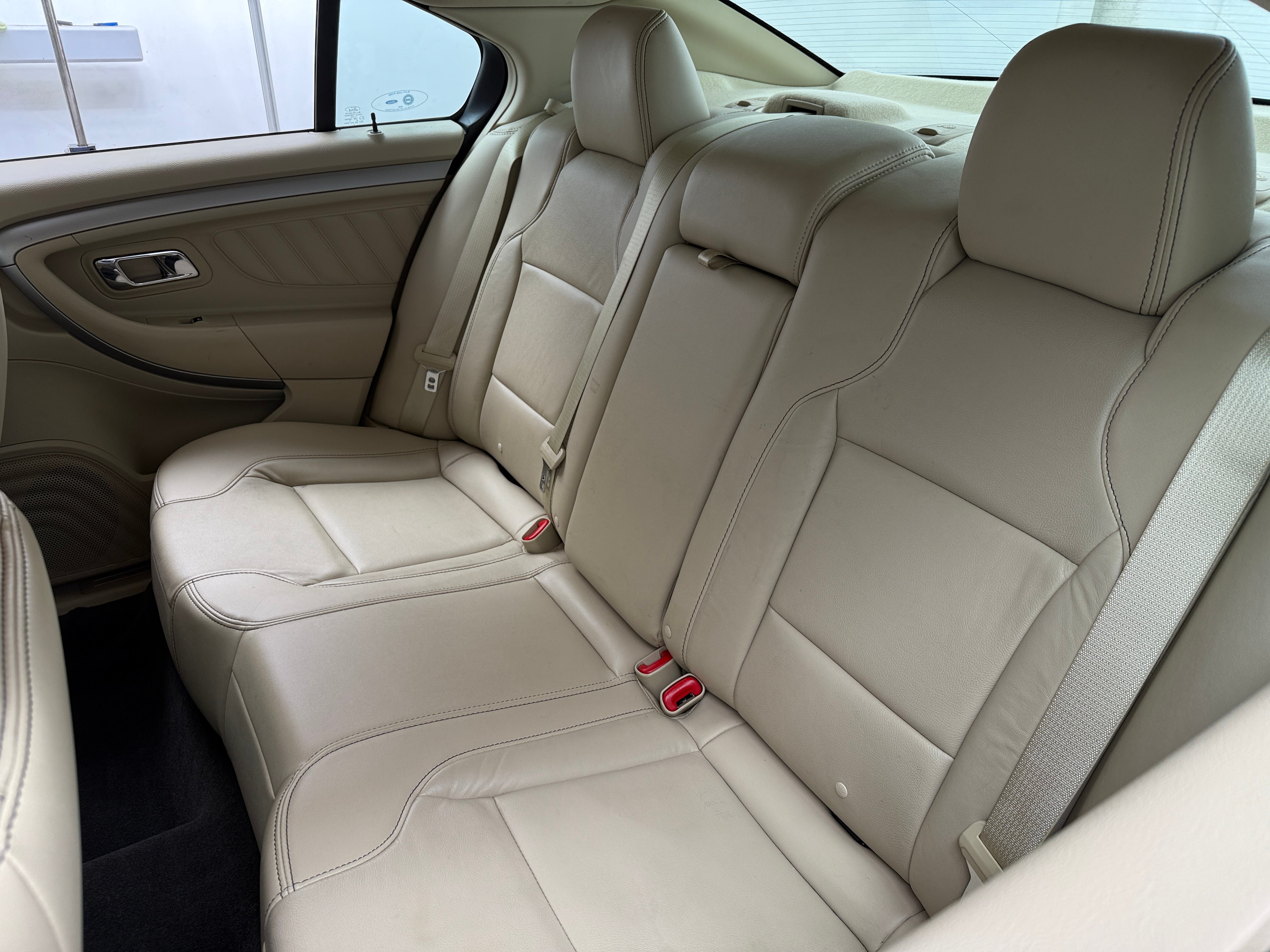 2018 Ford Taurus SEL 5