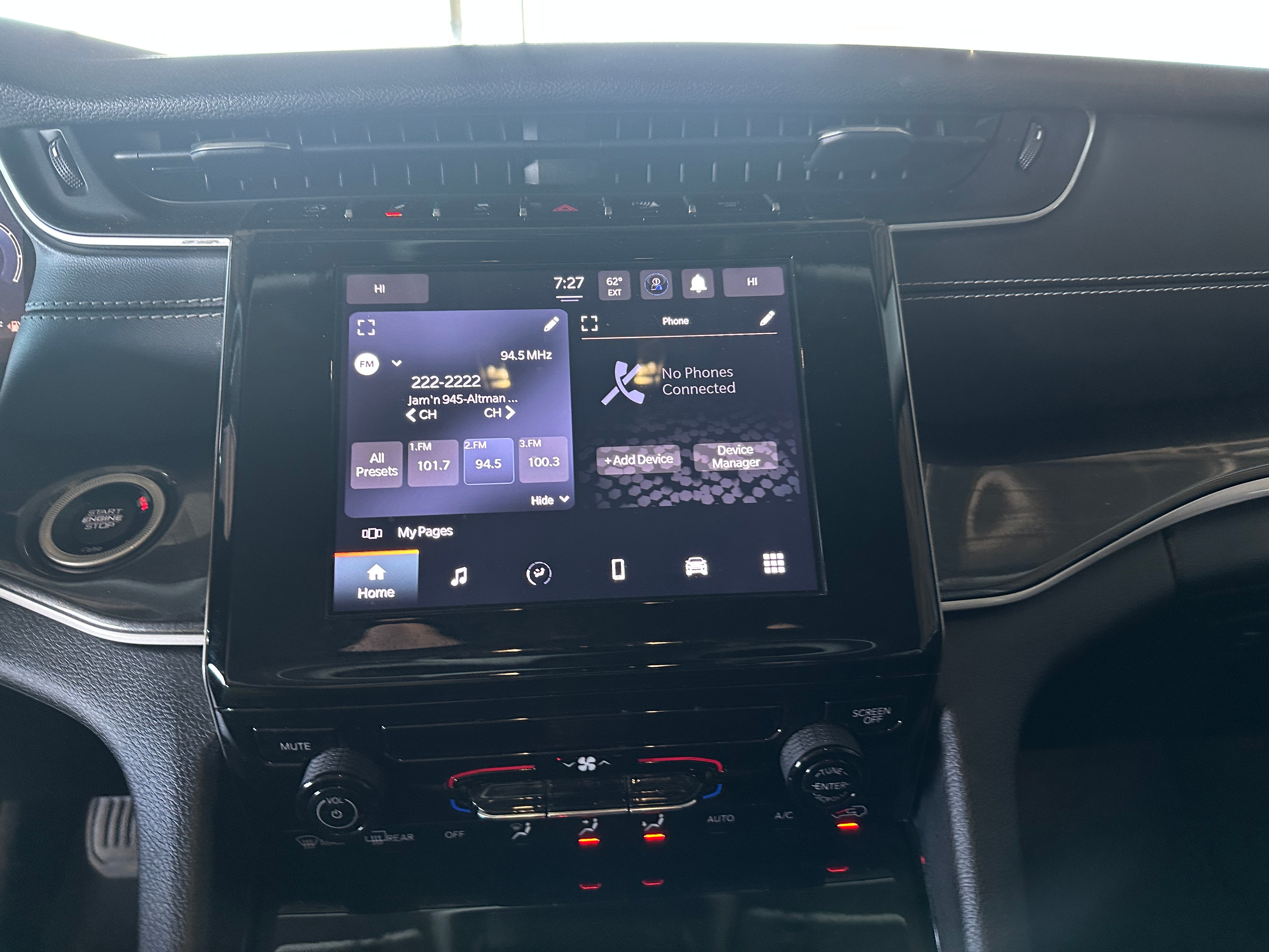 2023 Jeep Grand Cherokee Laredo 4