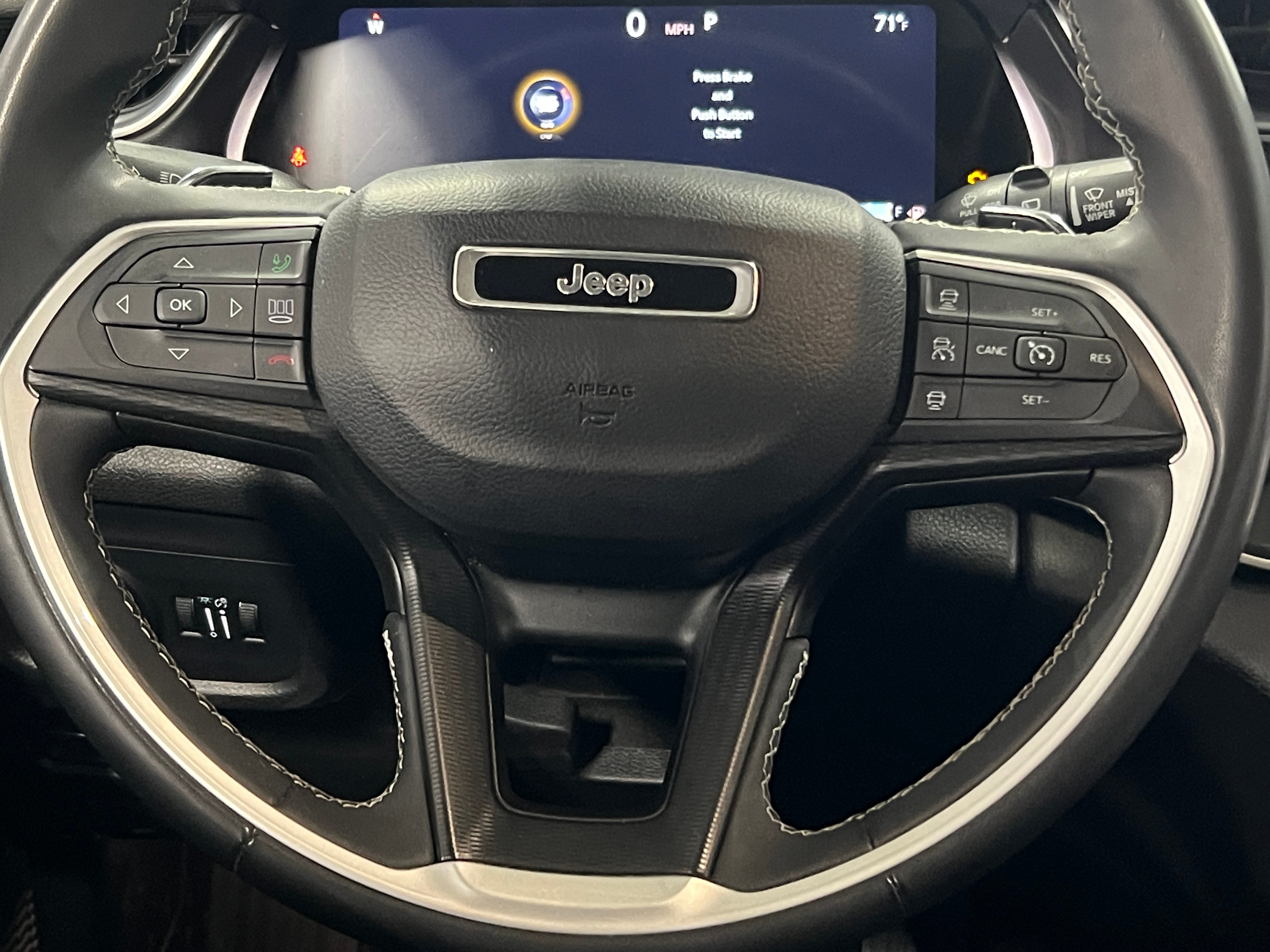 2023 Jeep Grand Cherokee L Laredo 5