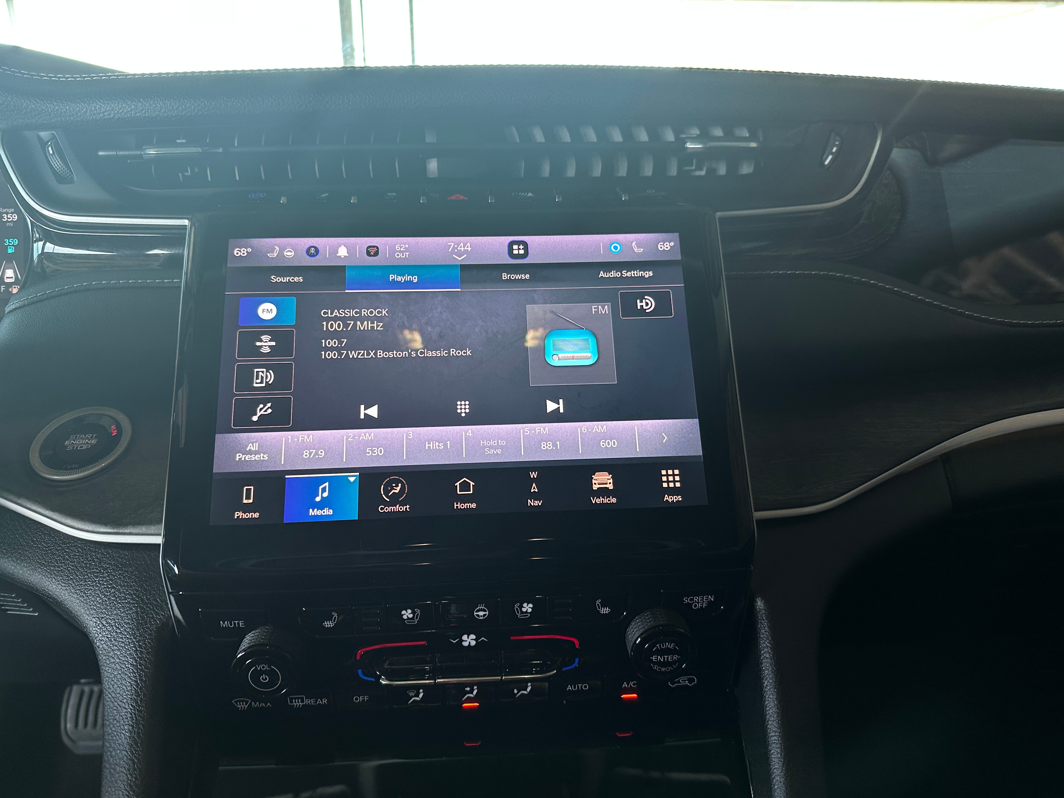 2023 Jeep Grand Cherokee 4xe 3