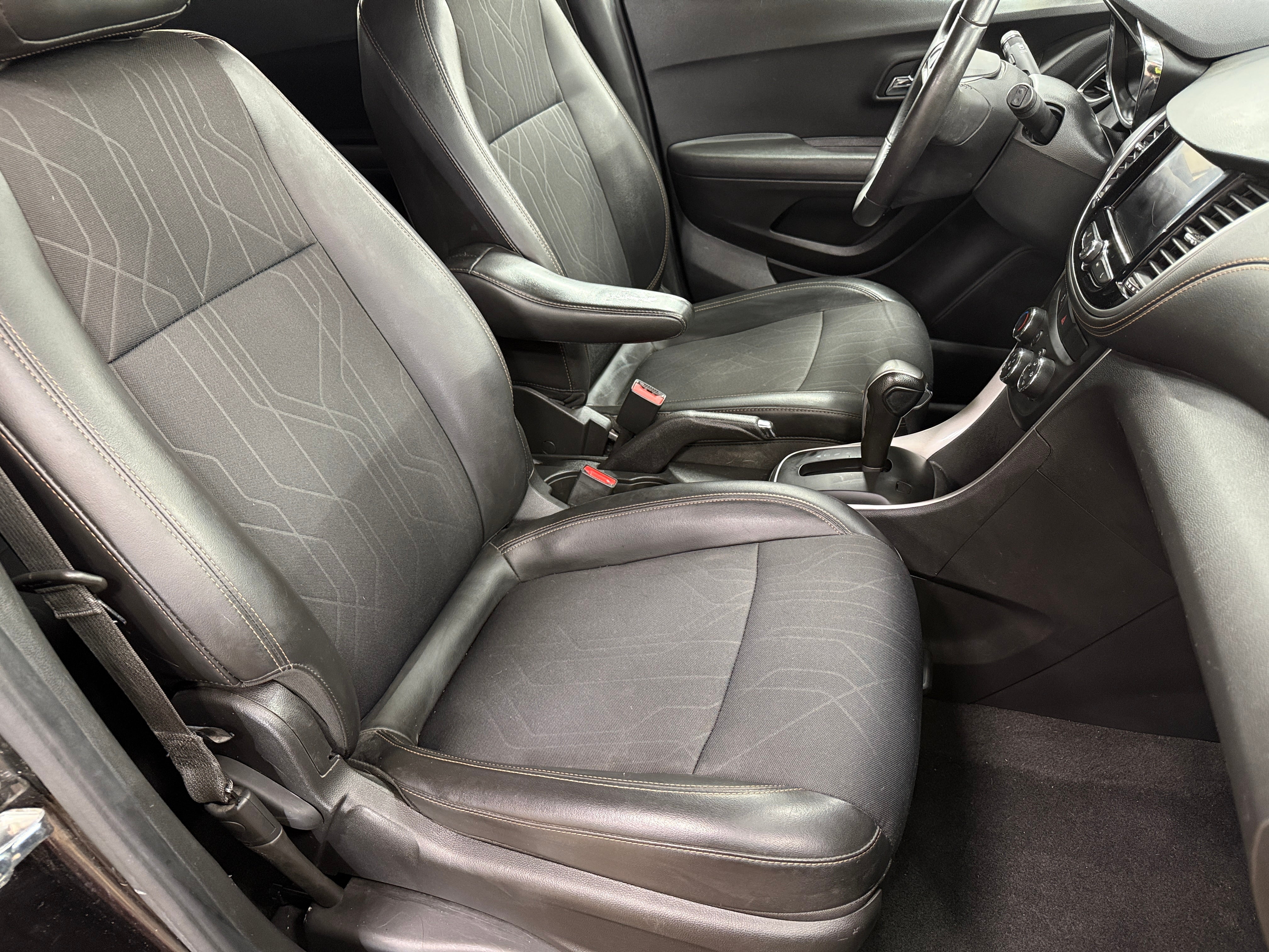2020 Chevrolet Trax LT 2