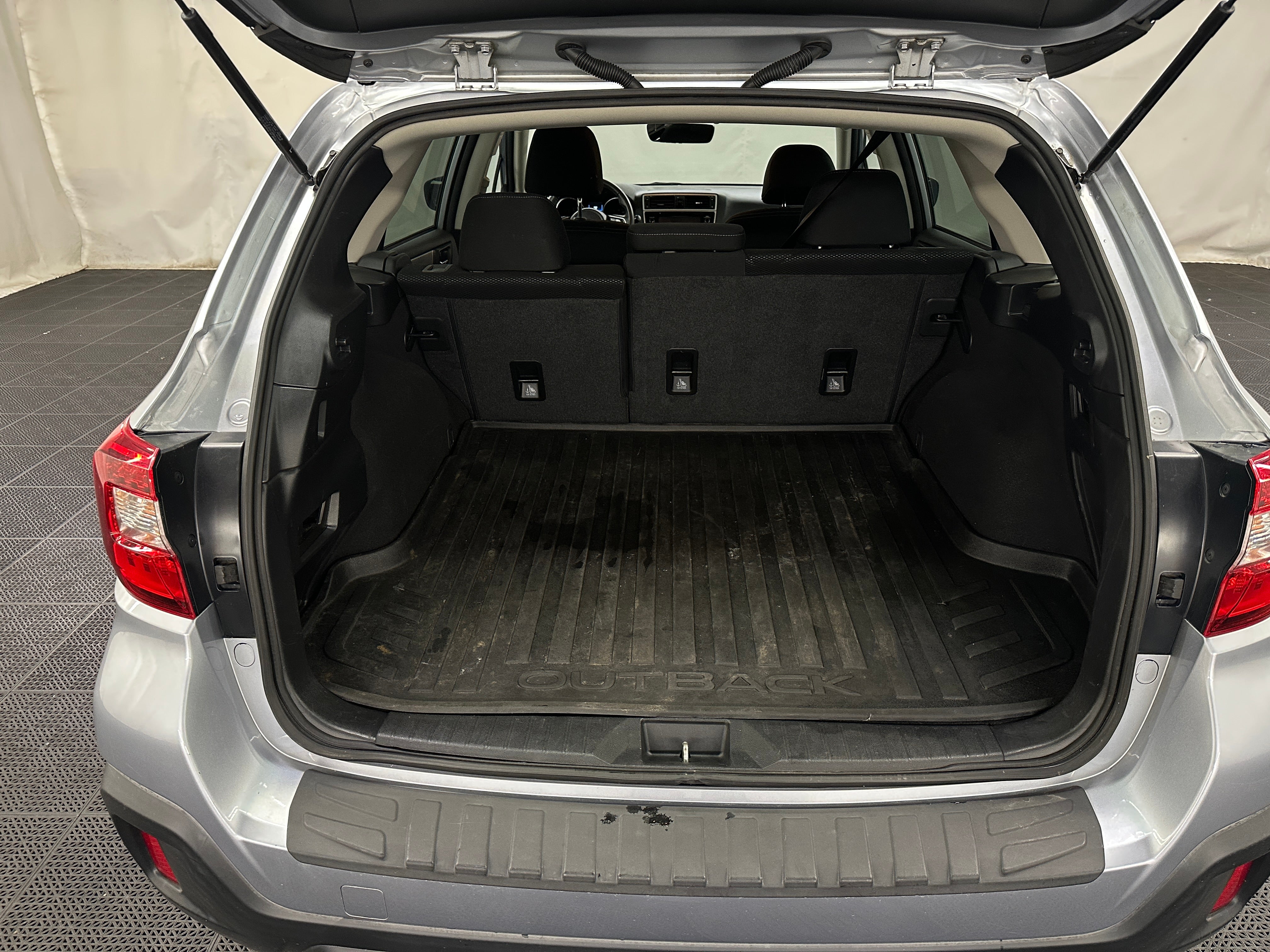2019 Subaru Outback Premium 7