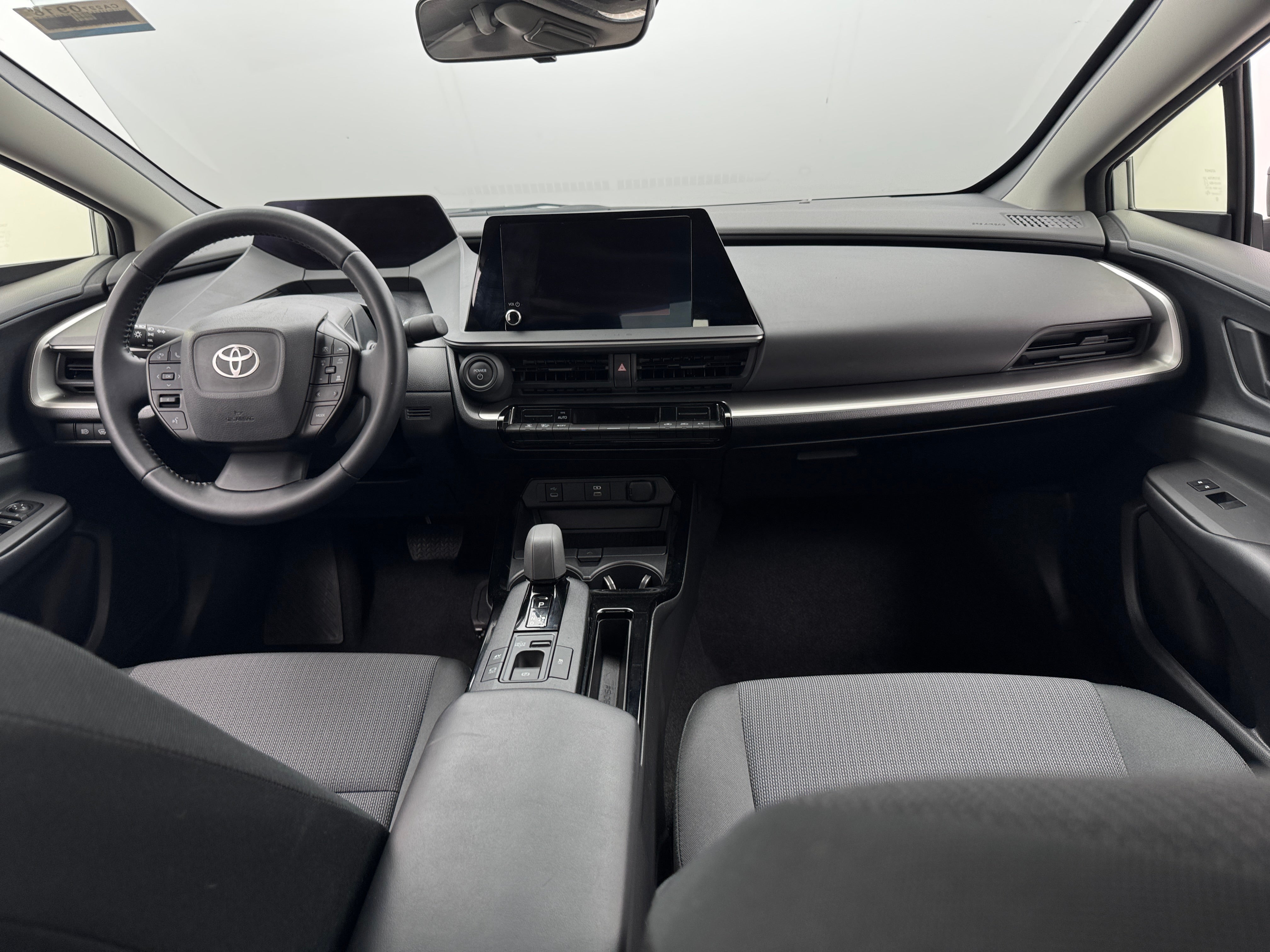 2024 Toyota Prius LE 3