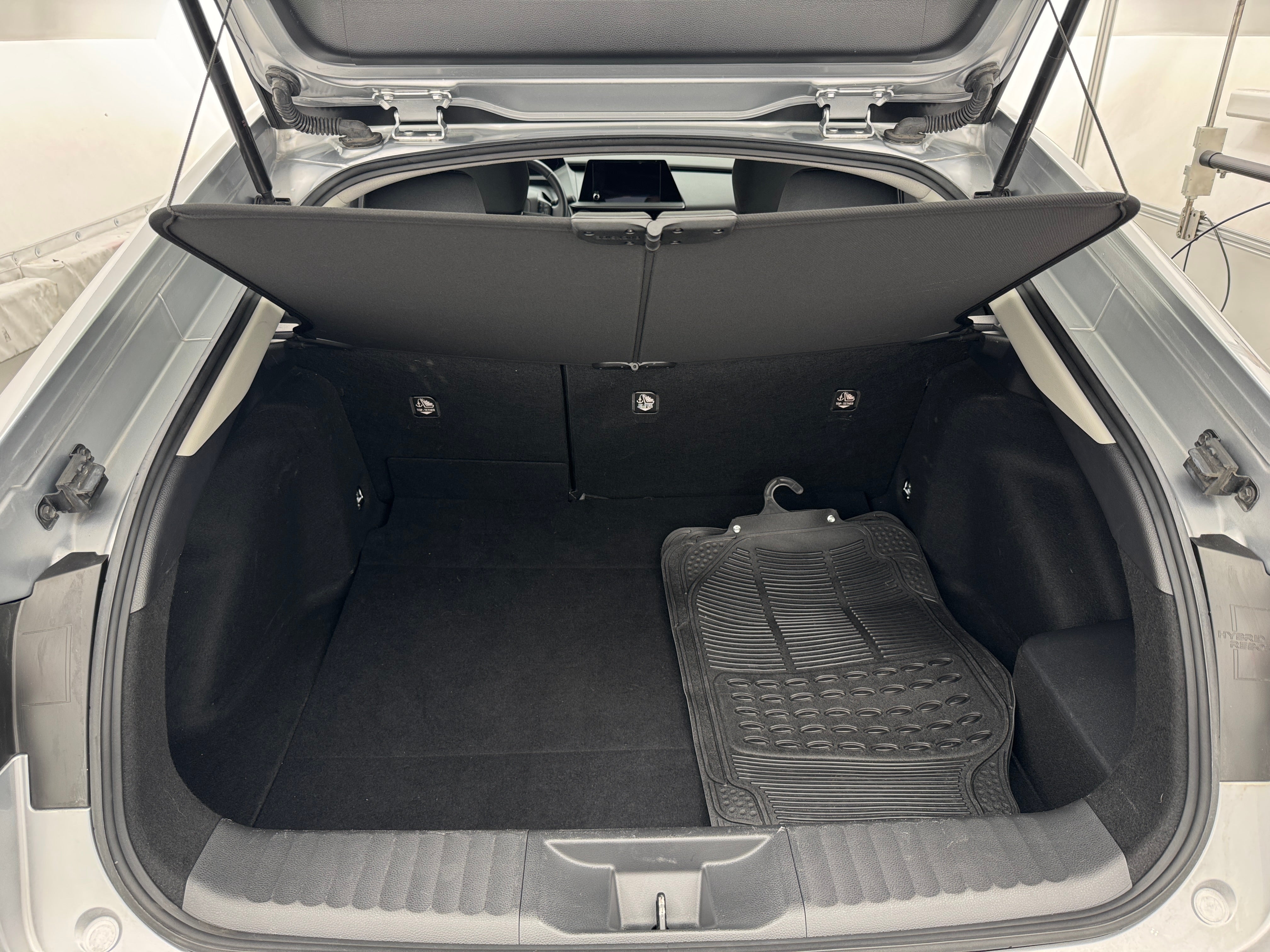 2024 Toyota Prius LE 7