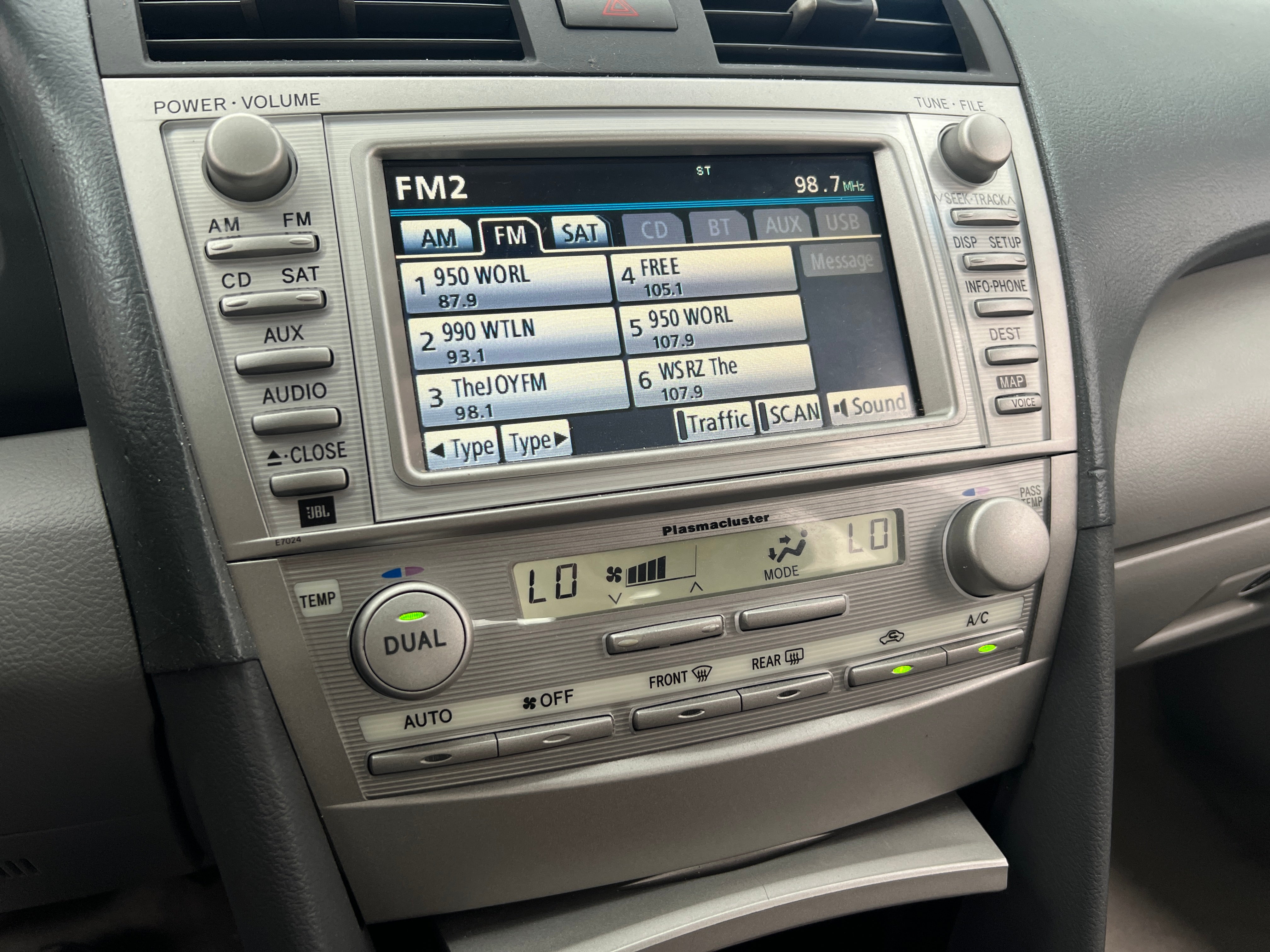 2010 Toyota Camry XLE 4