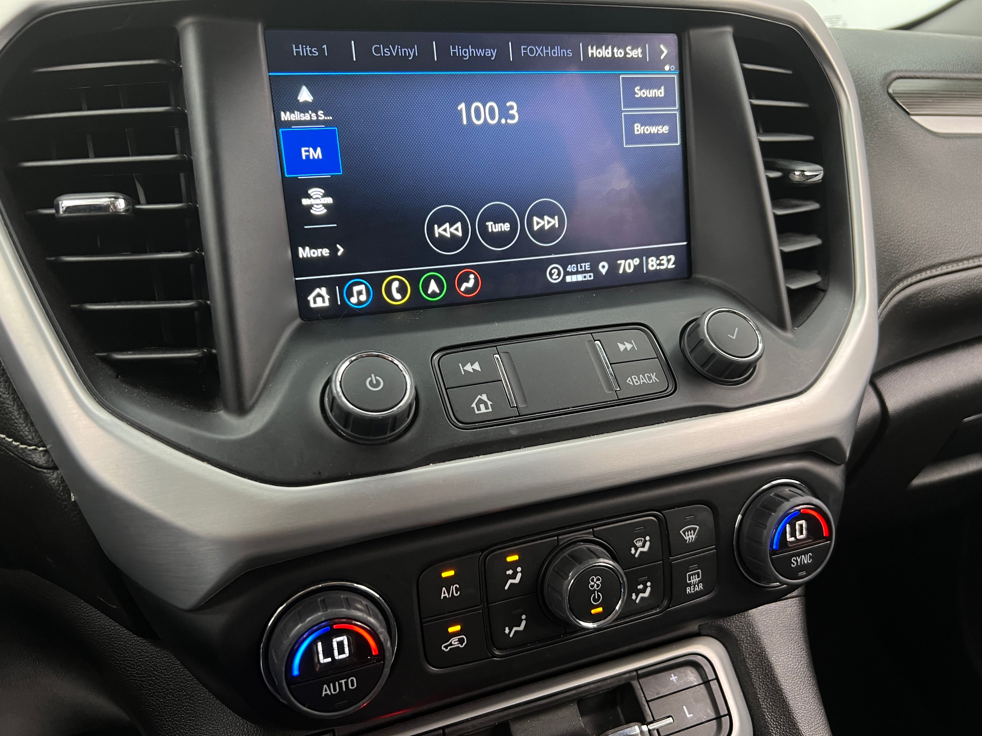 2023 GMC Acadia SLT 3
