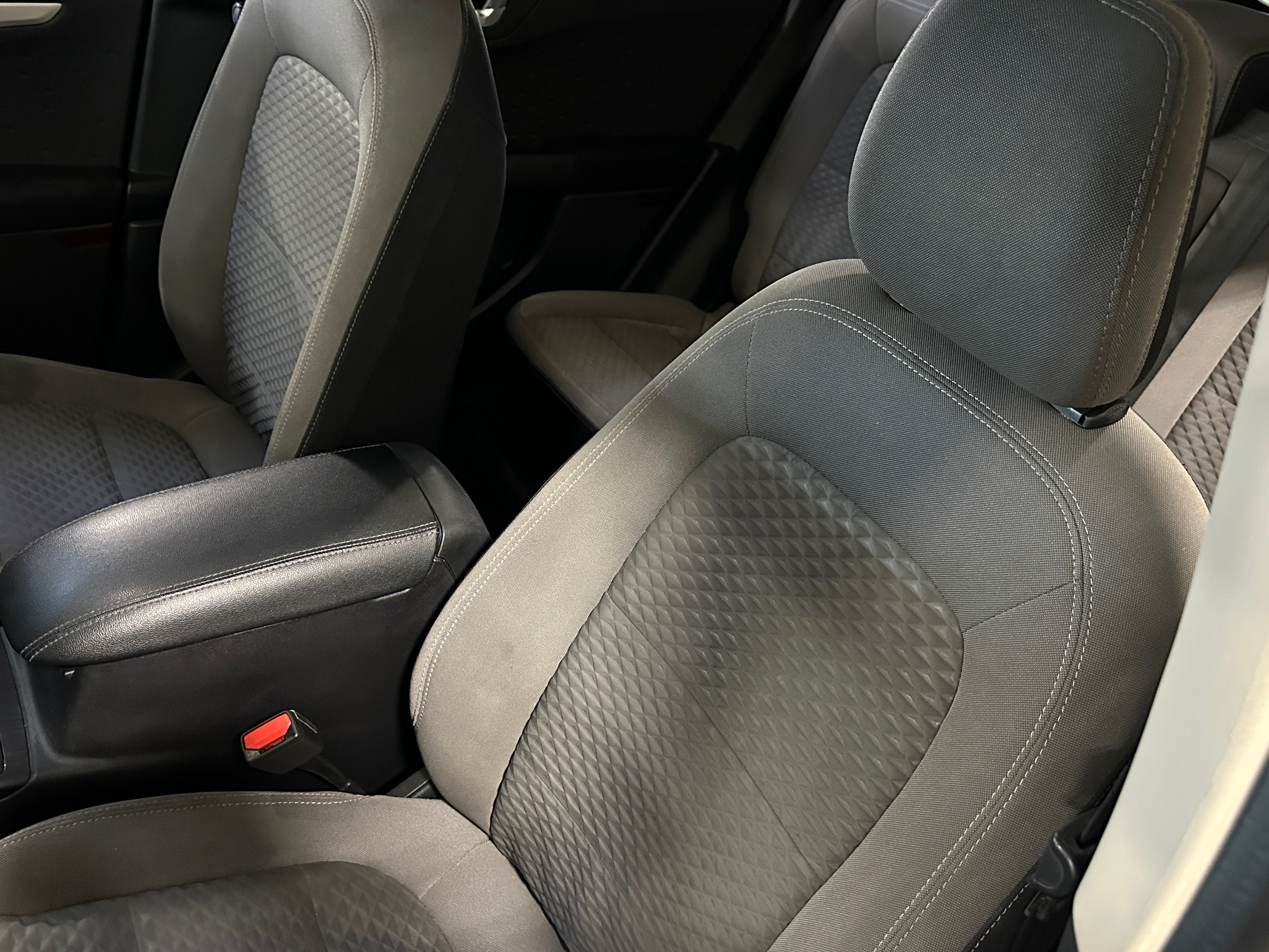 2020 Ford Escape SE 2