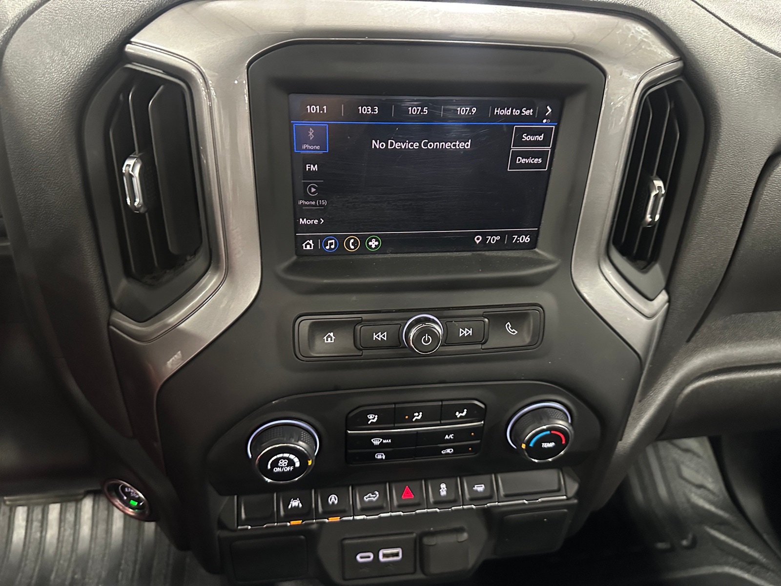 Thumbnail: 2024 Chevrolet Silverado 1500 - 3