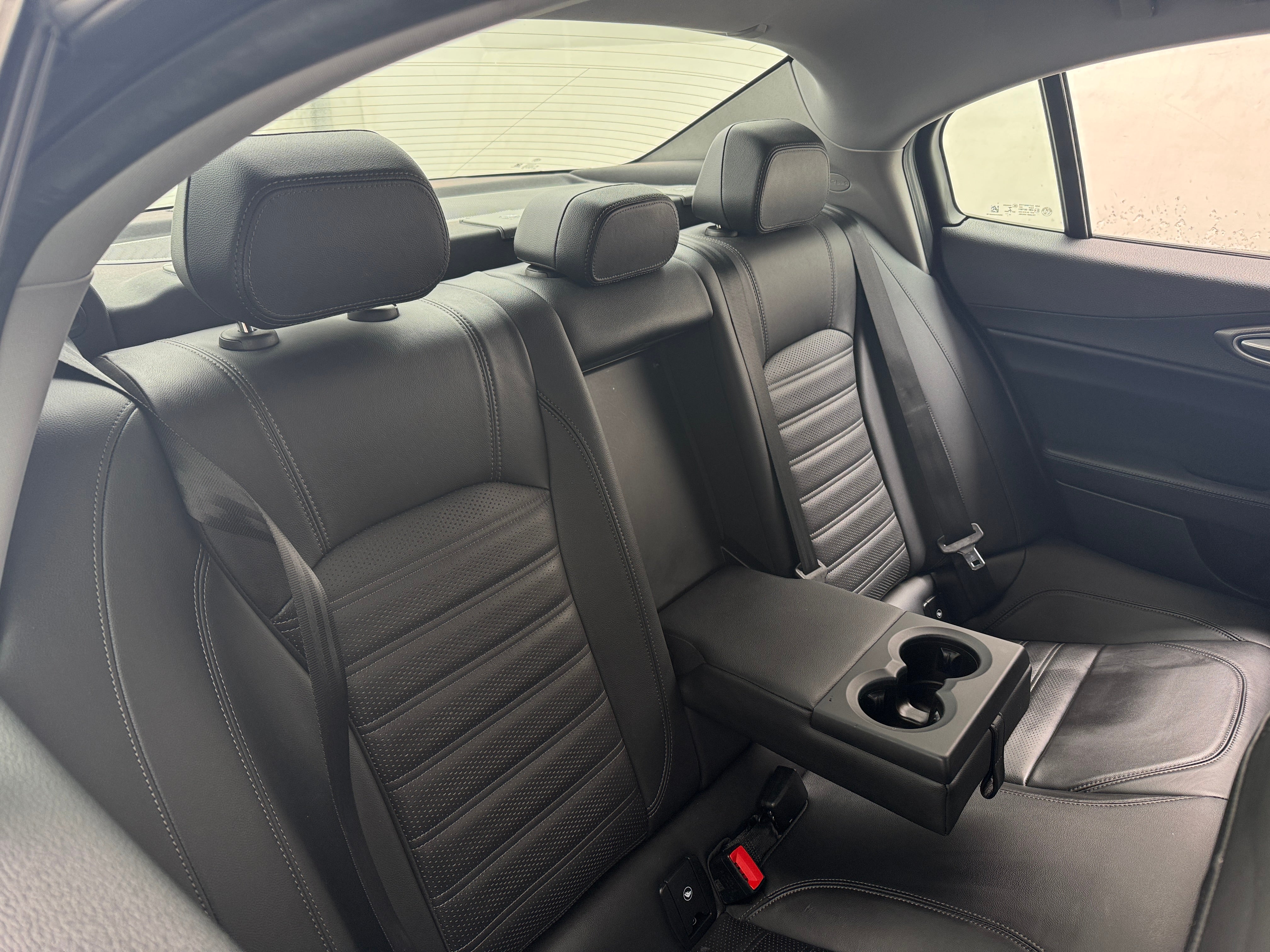 2019 Alfa Romeo Giulia Sport 5