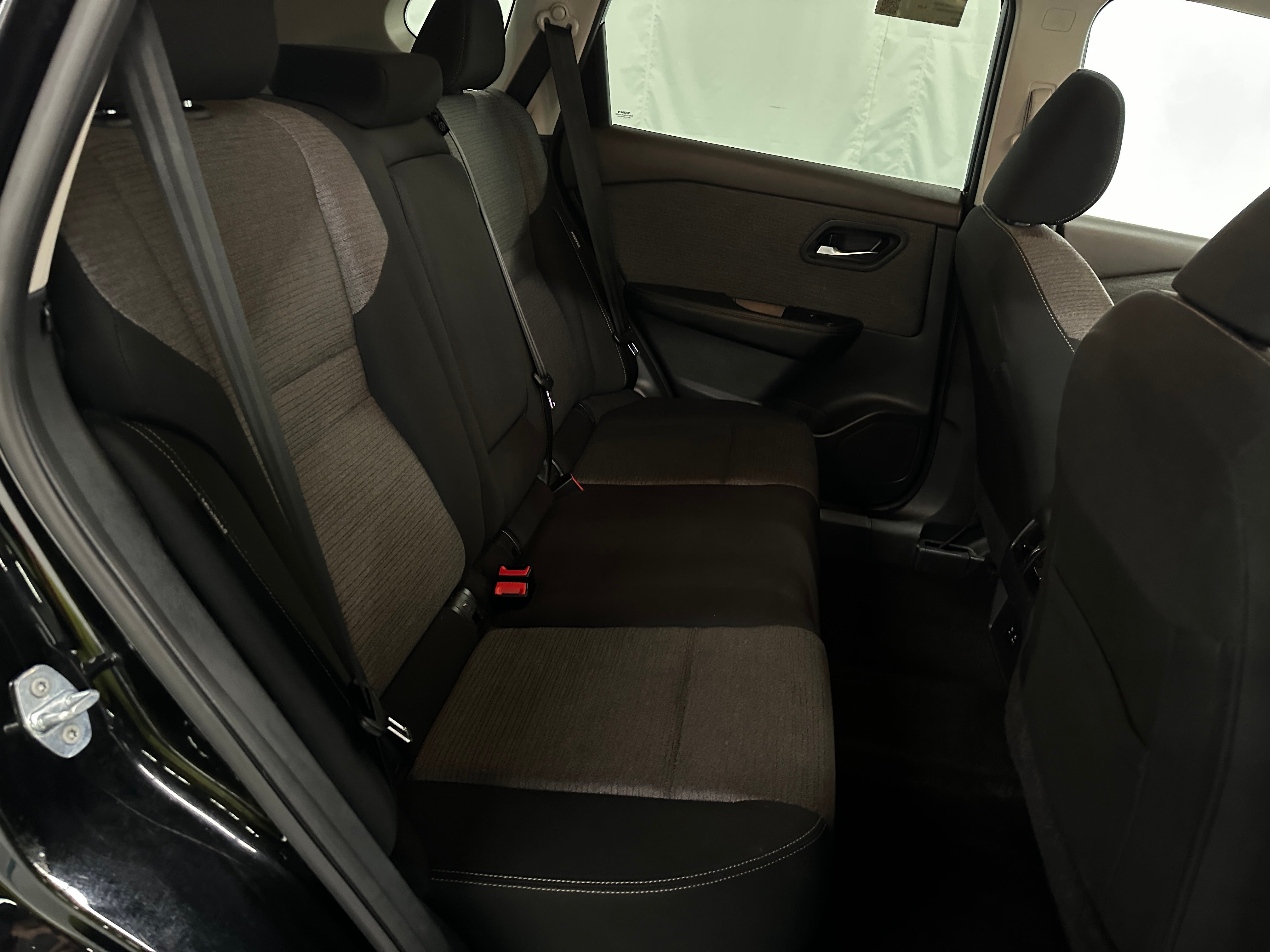 2023 Nissan Rogue SV 6