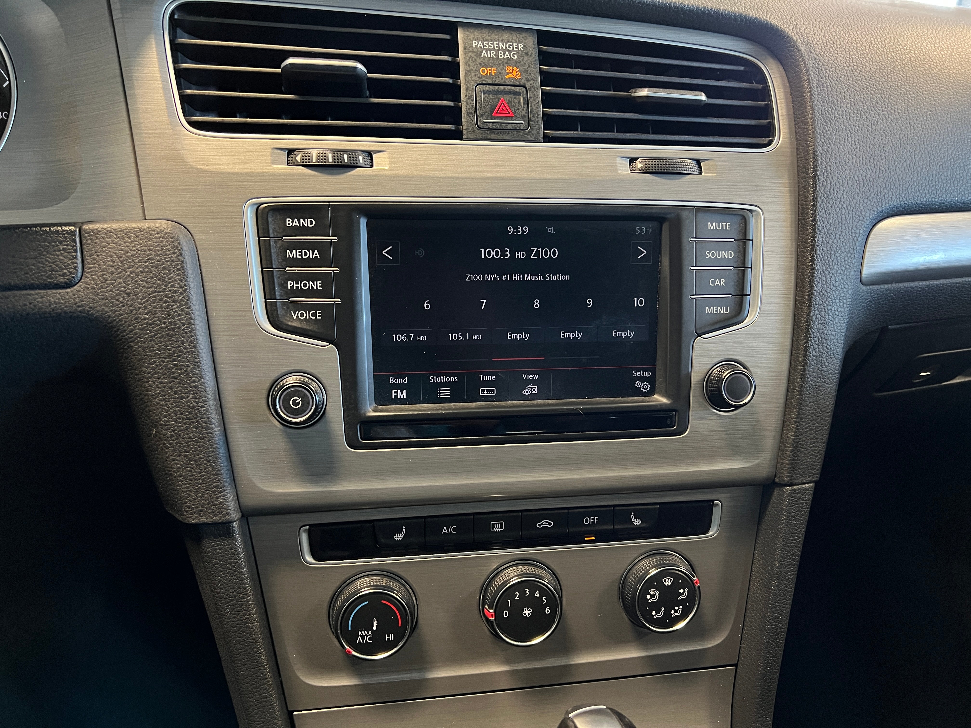 2016 Volkswagen e-Golf SE 3