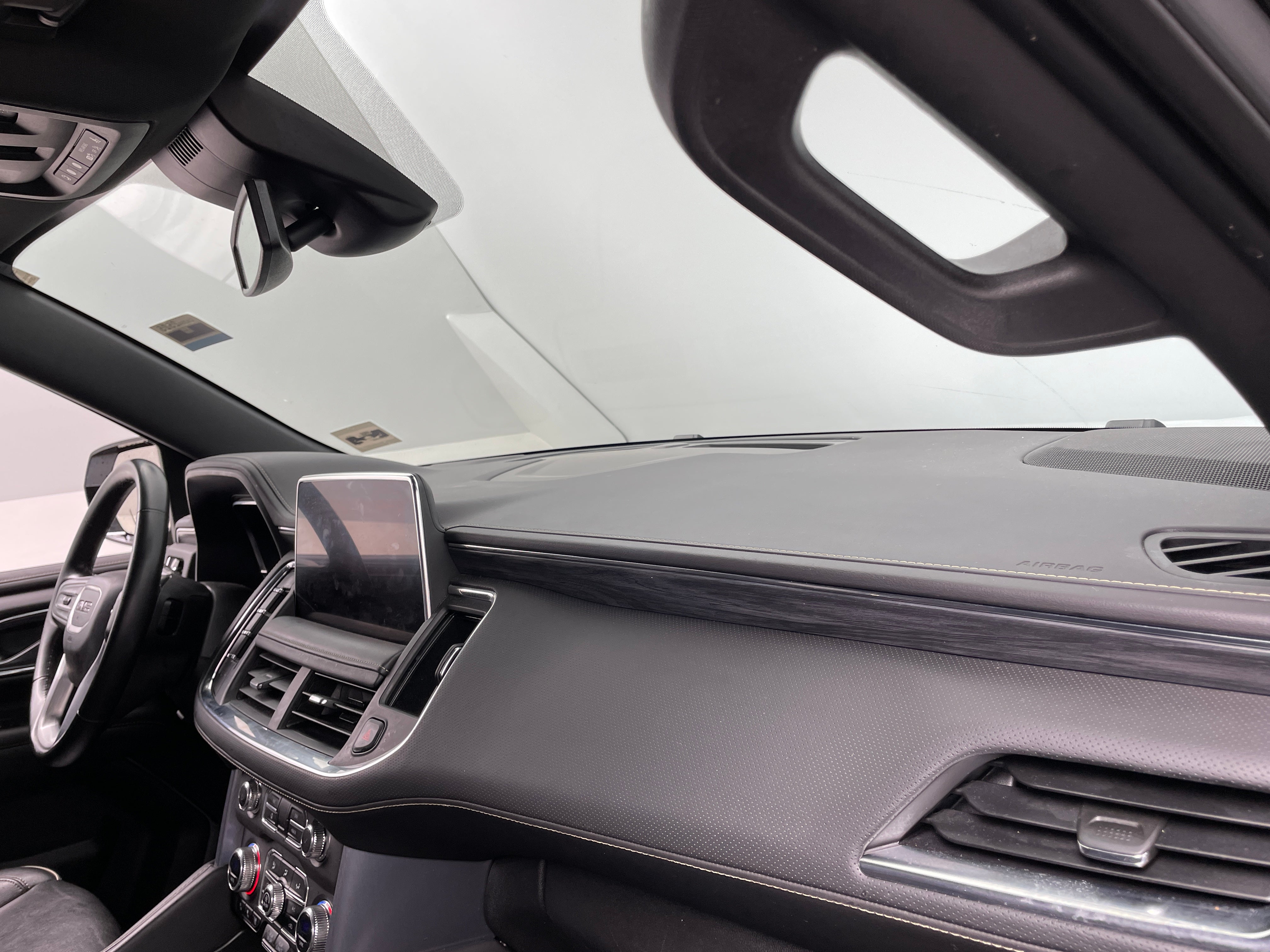 2023 GMC Yukon SLT 2