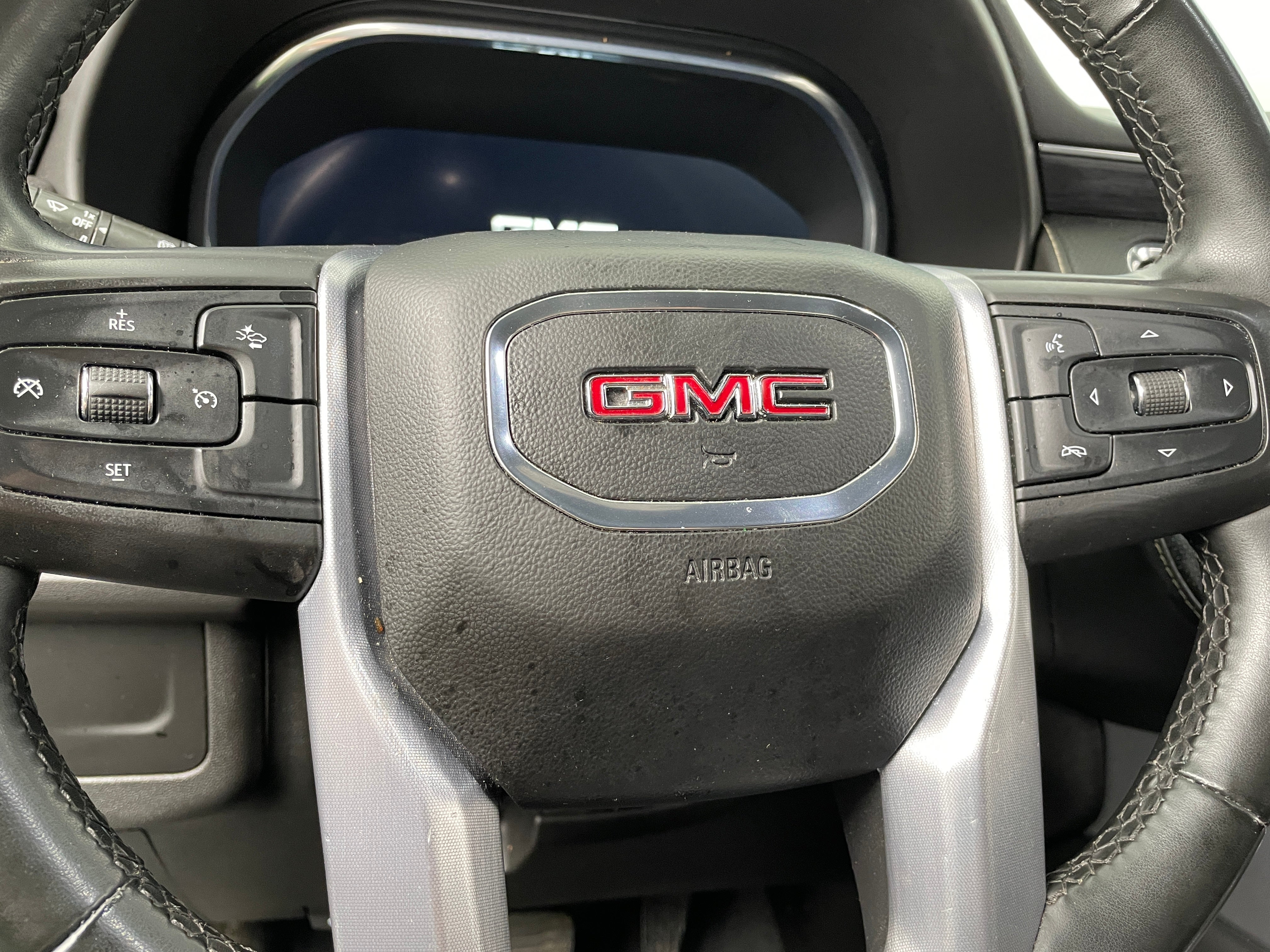 2023 GMC Yukon SLT 4
