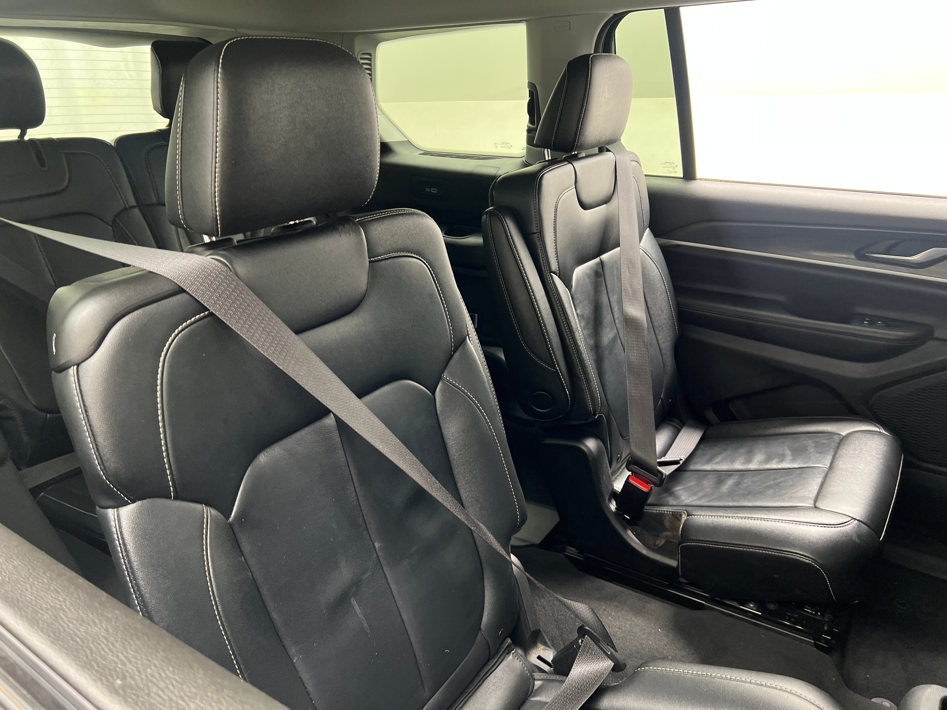 2023 Jeep Grand Cherokee L Limited Edition 5