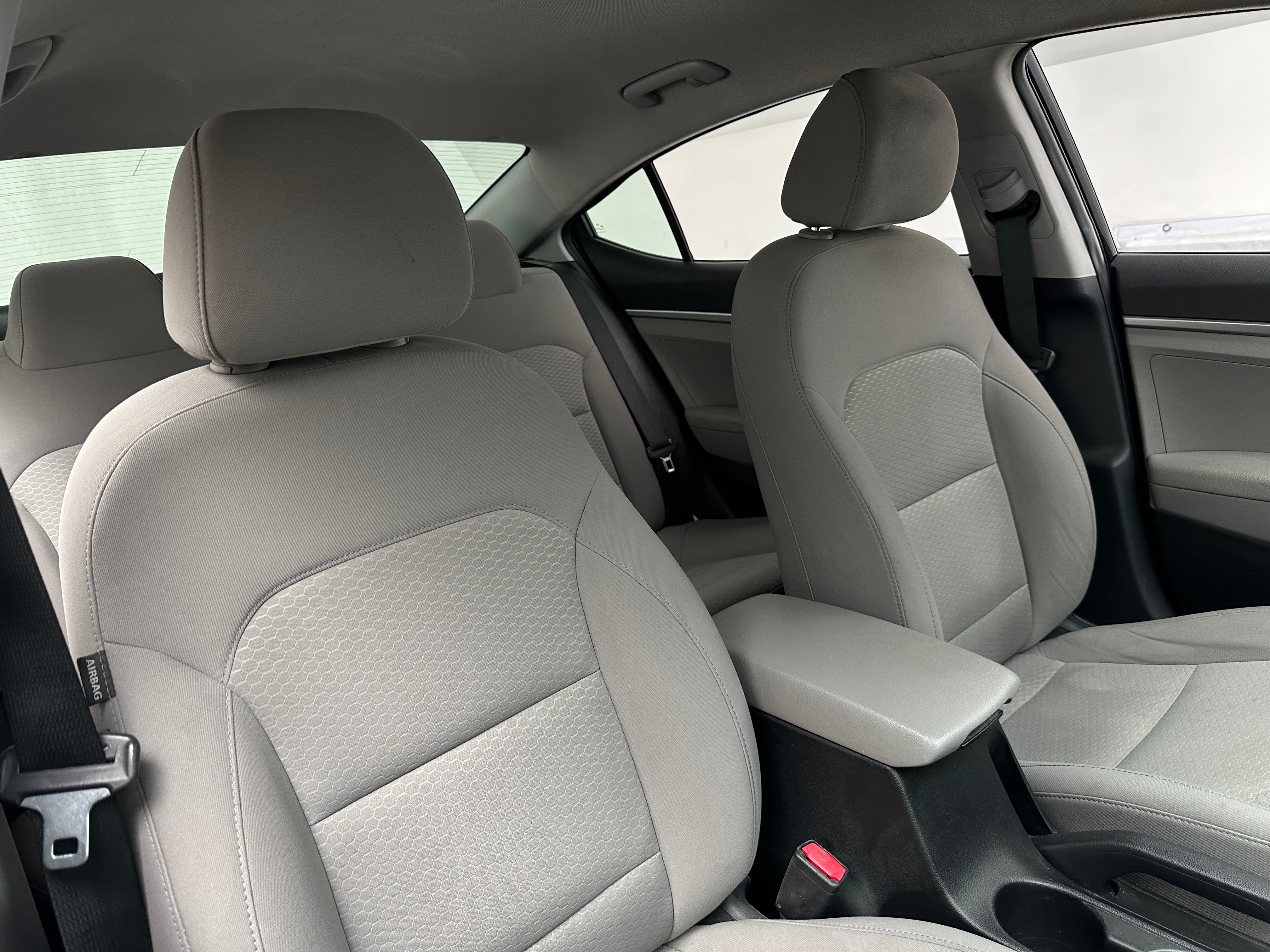 2019 Hyundai Elantra SE 2