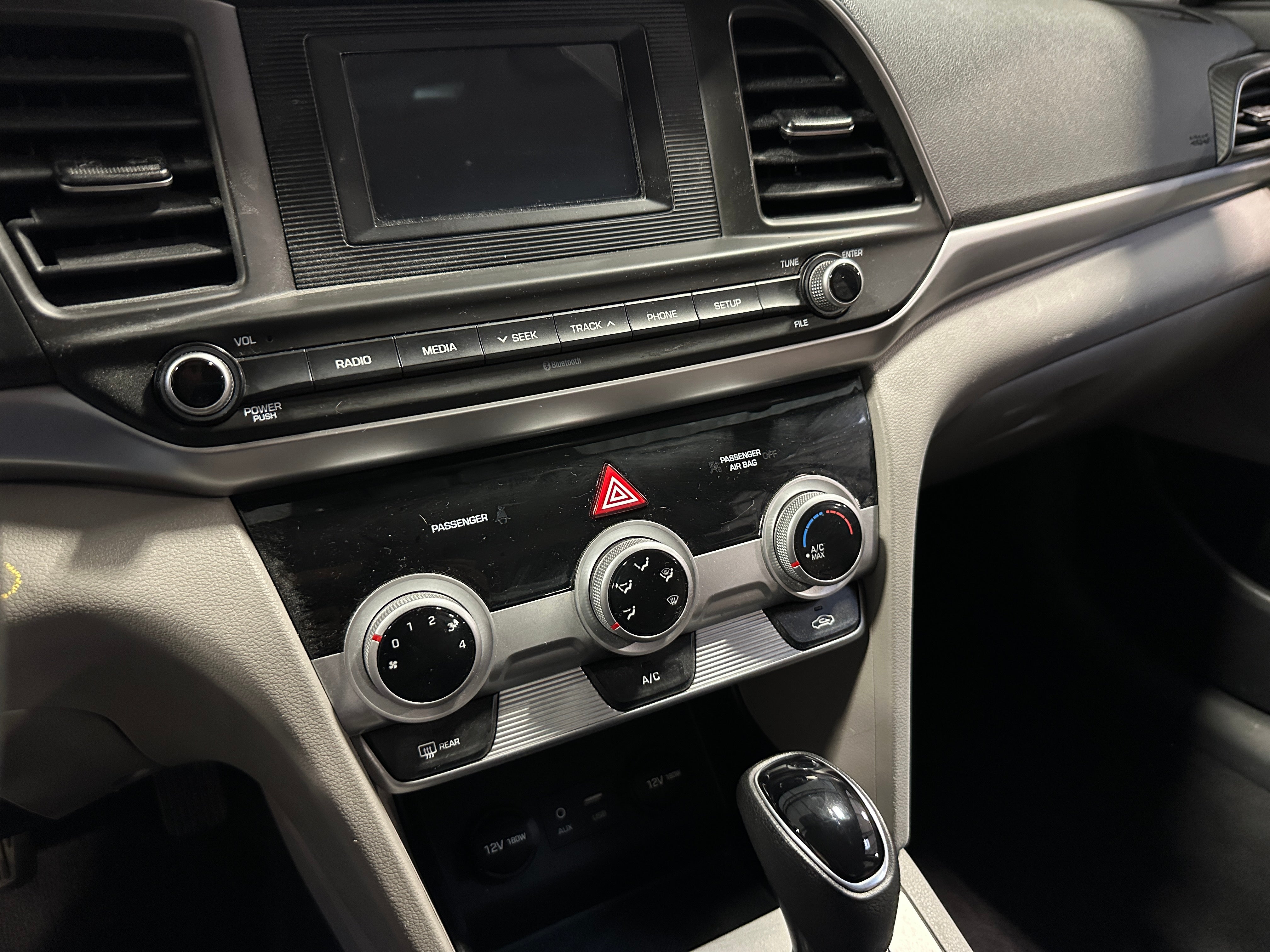 2019 Hyundai Elantra SE 4