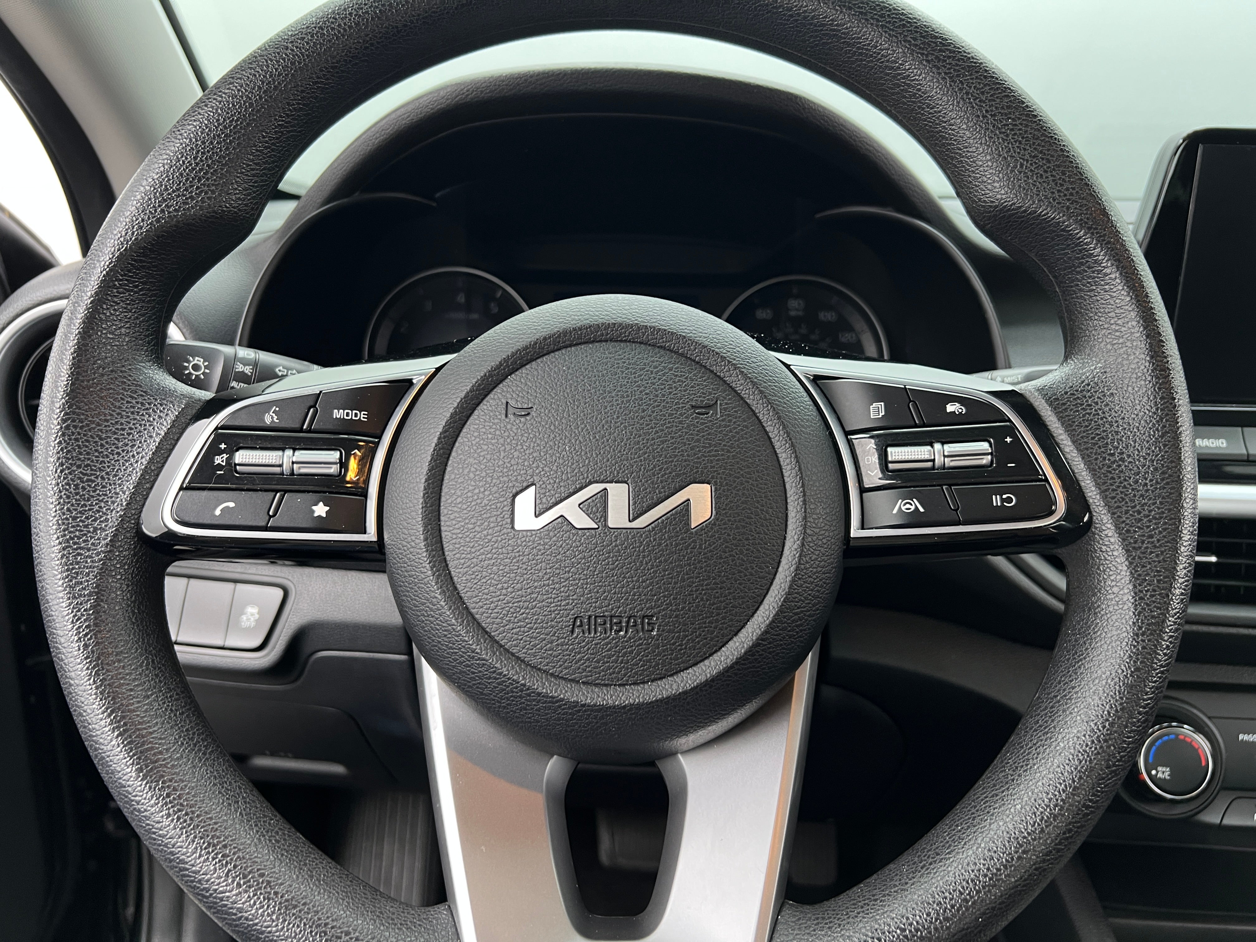 2024 Kia Forte LXS 5