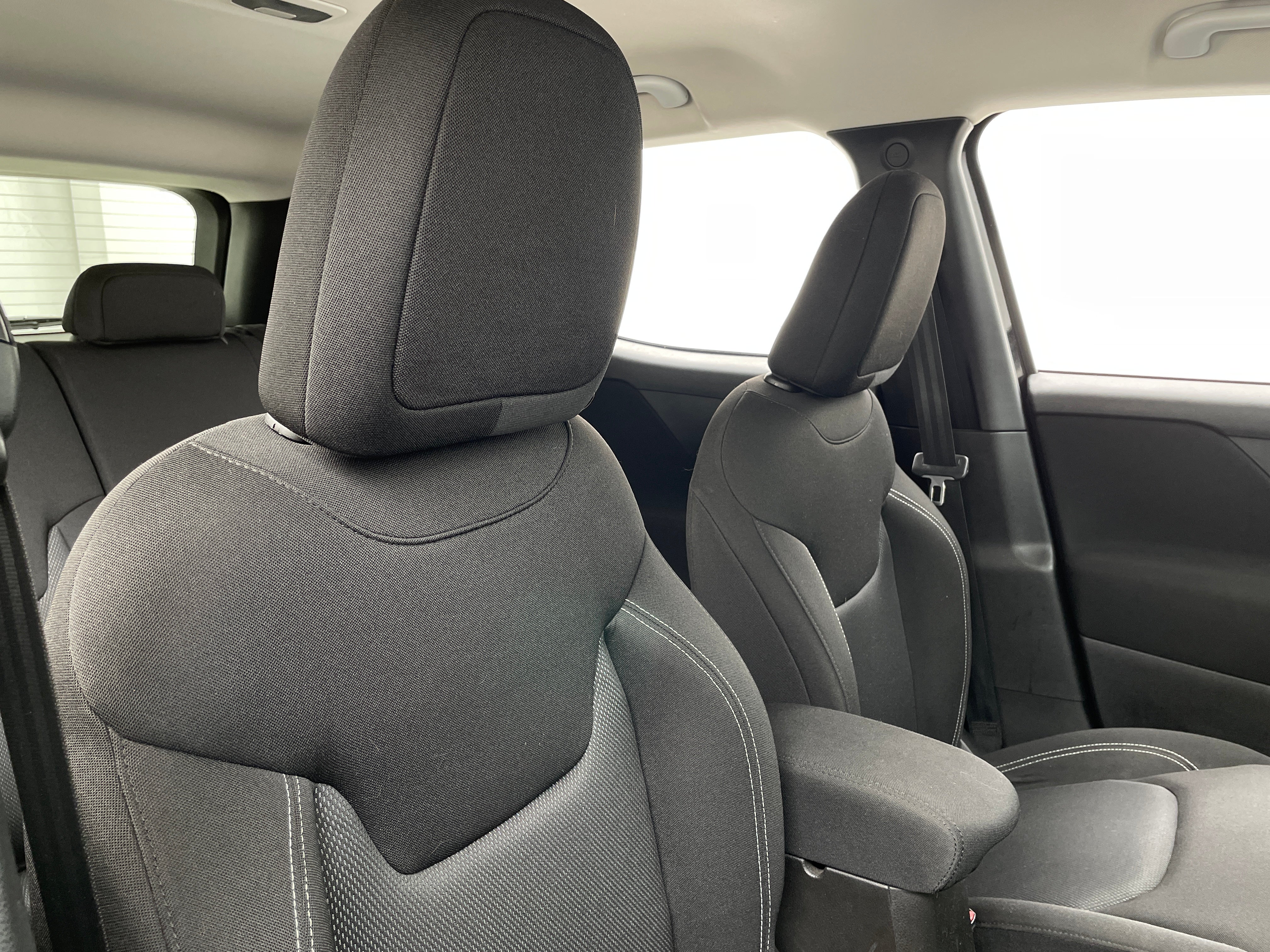 2021 Jeep Renegade Jeepster 2
