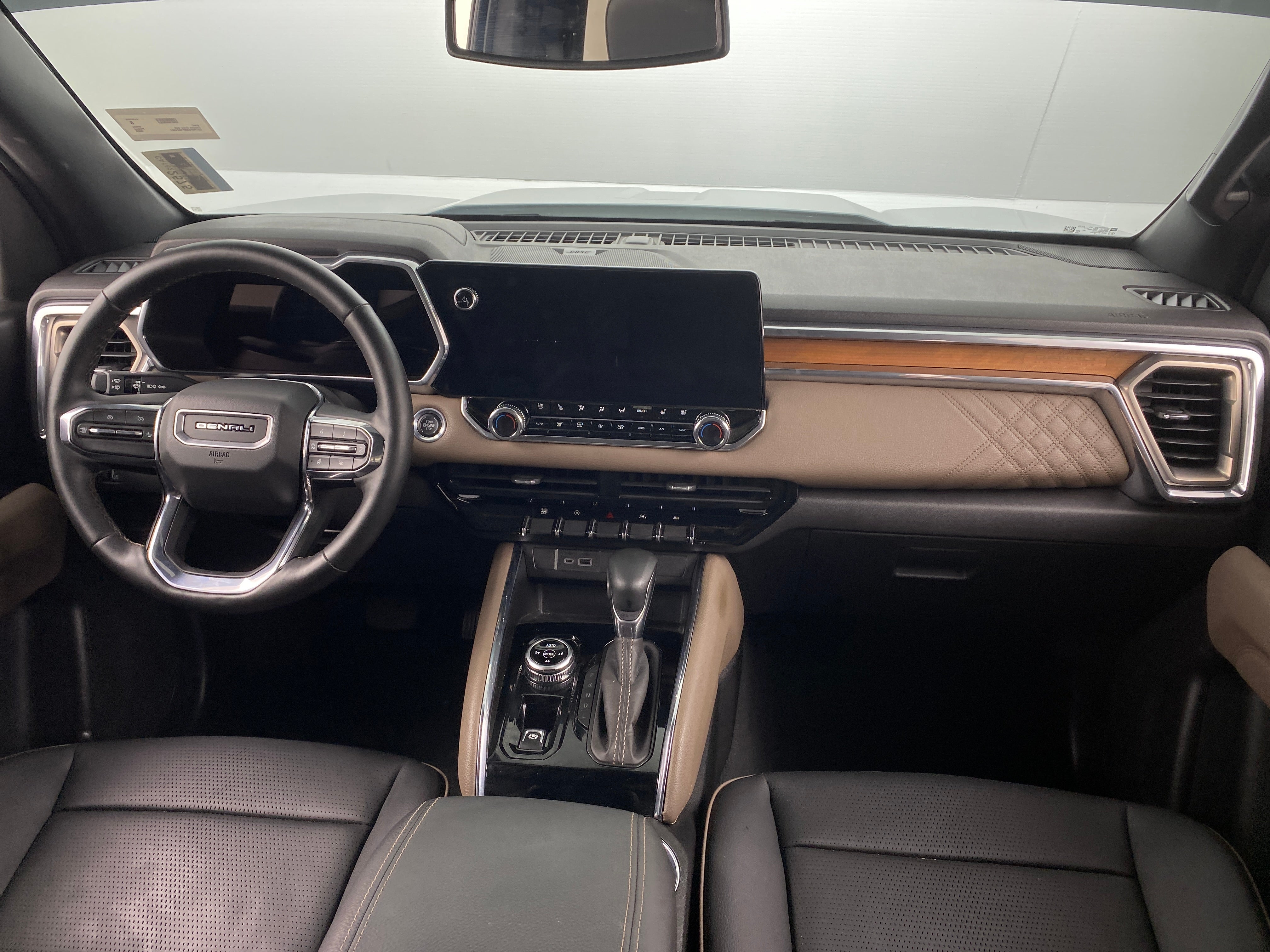 2023 GMC Canyon Denali 2