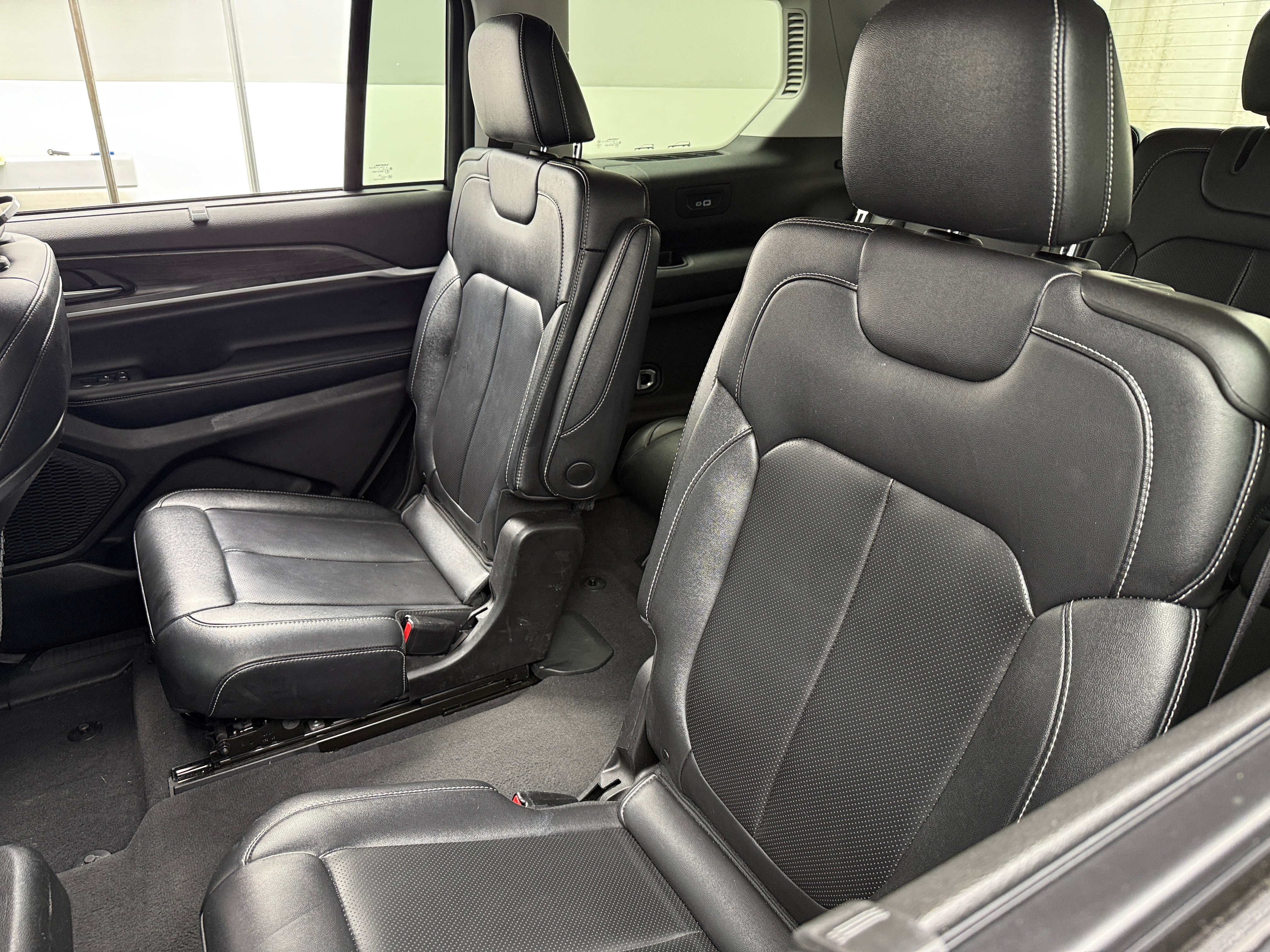 2023 Jeep Grand Cherokee L Limited Edition 5