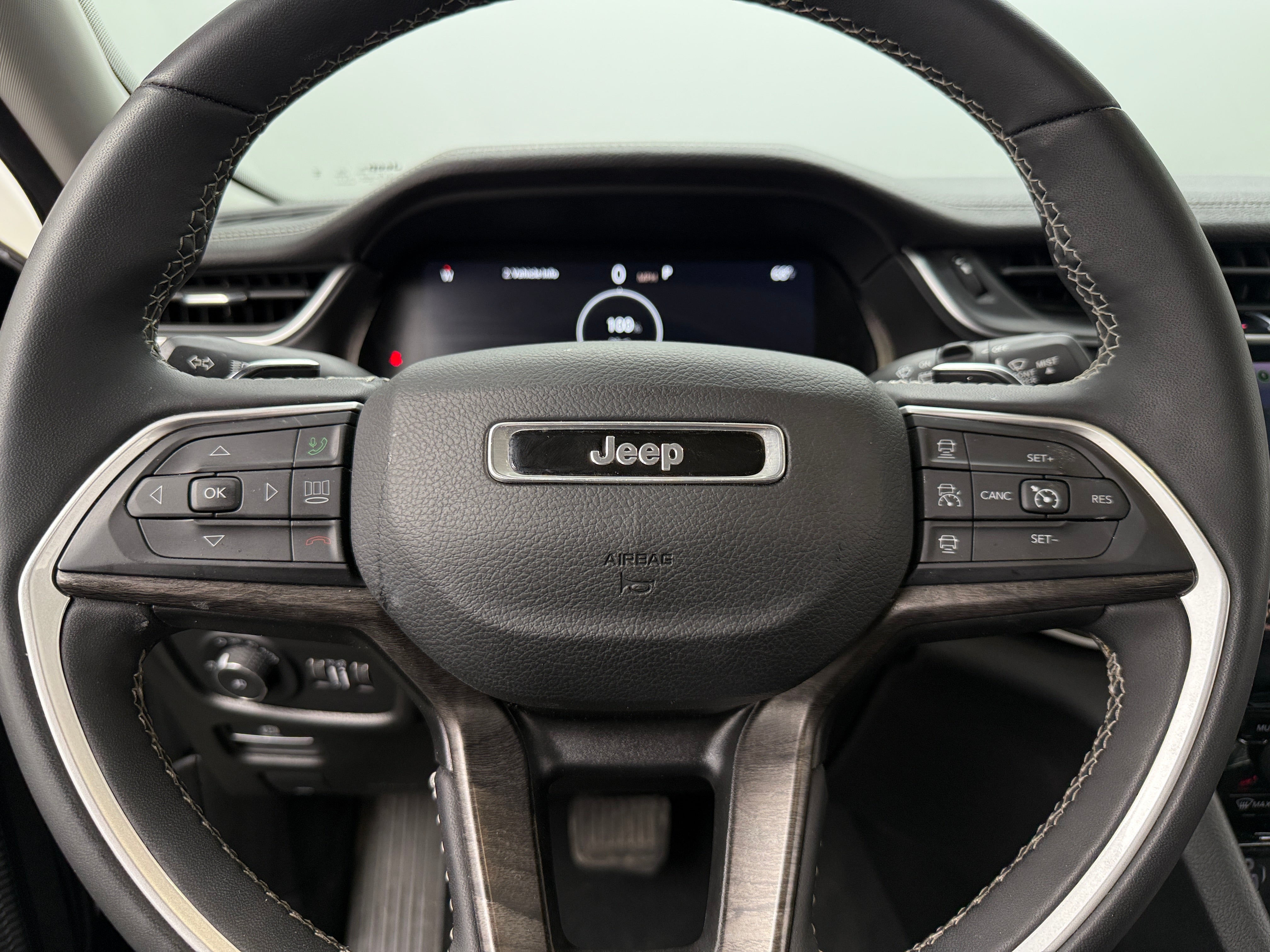 2023 Jeep Grand Cherokee L Limited Edition 4
