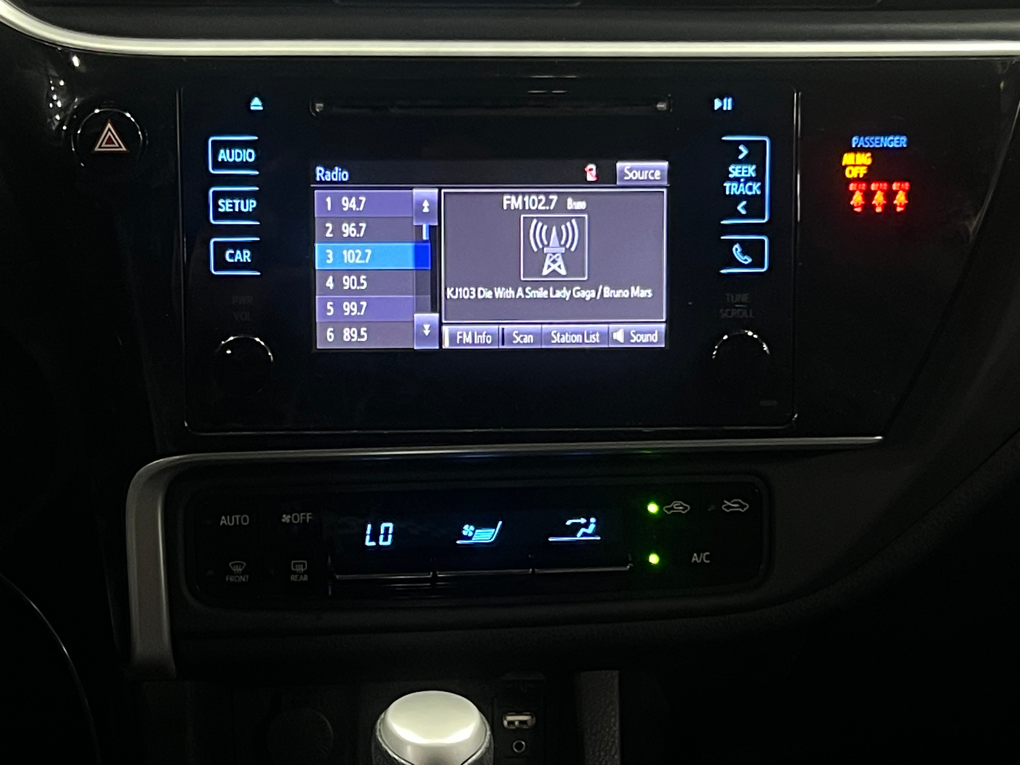 2018 Toyota Corolla LE 4