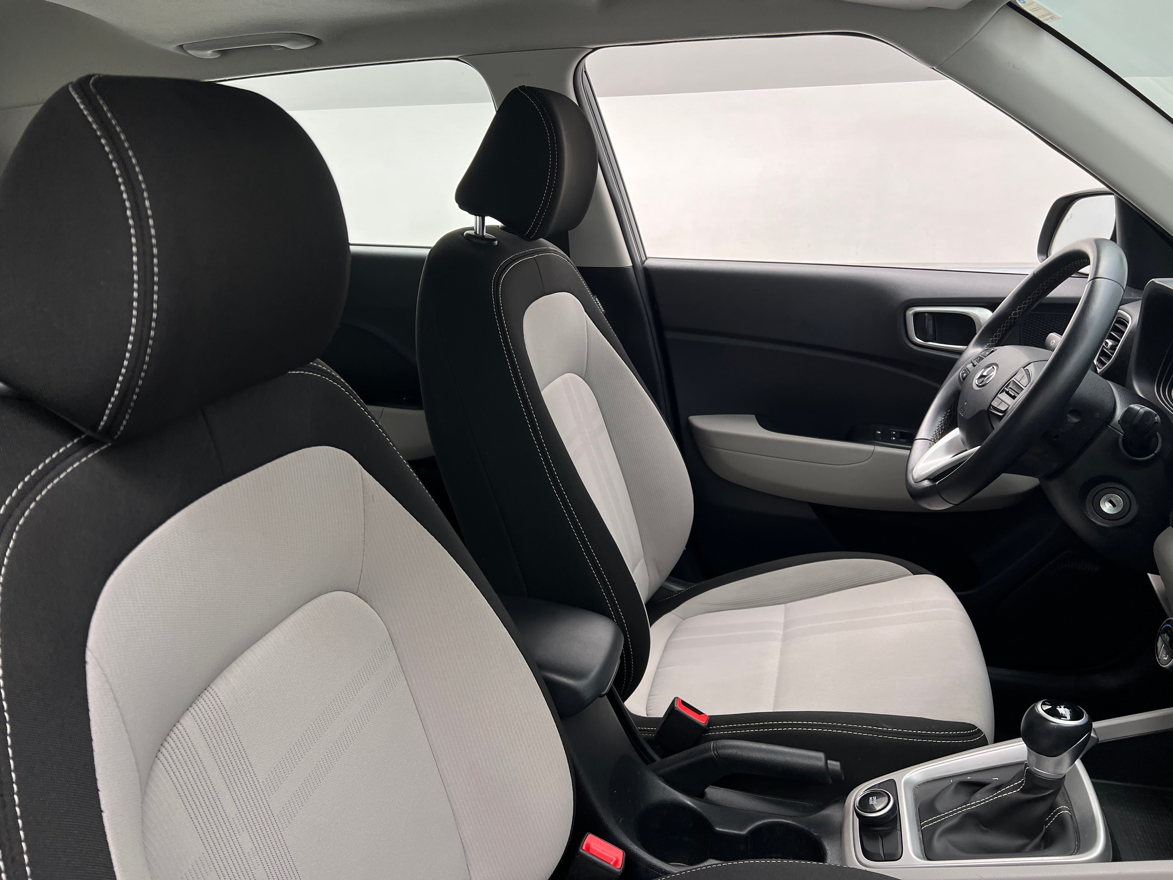 2023 Hyundai Venue SEL 2