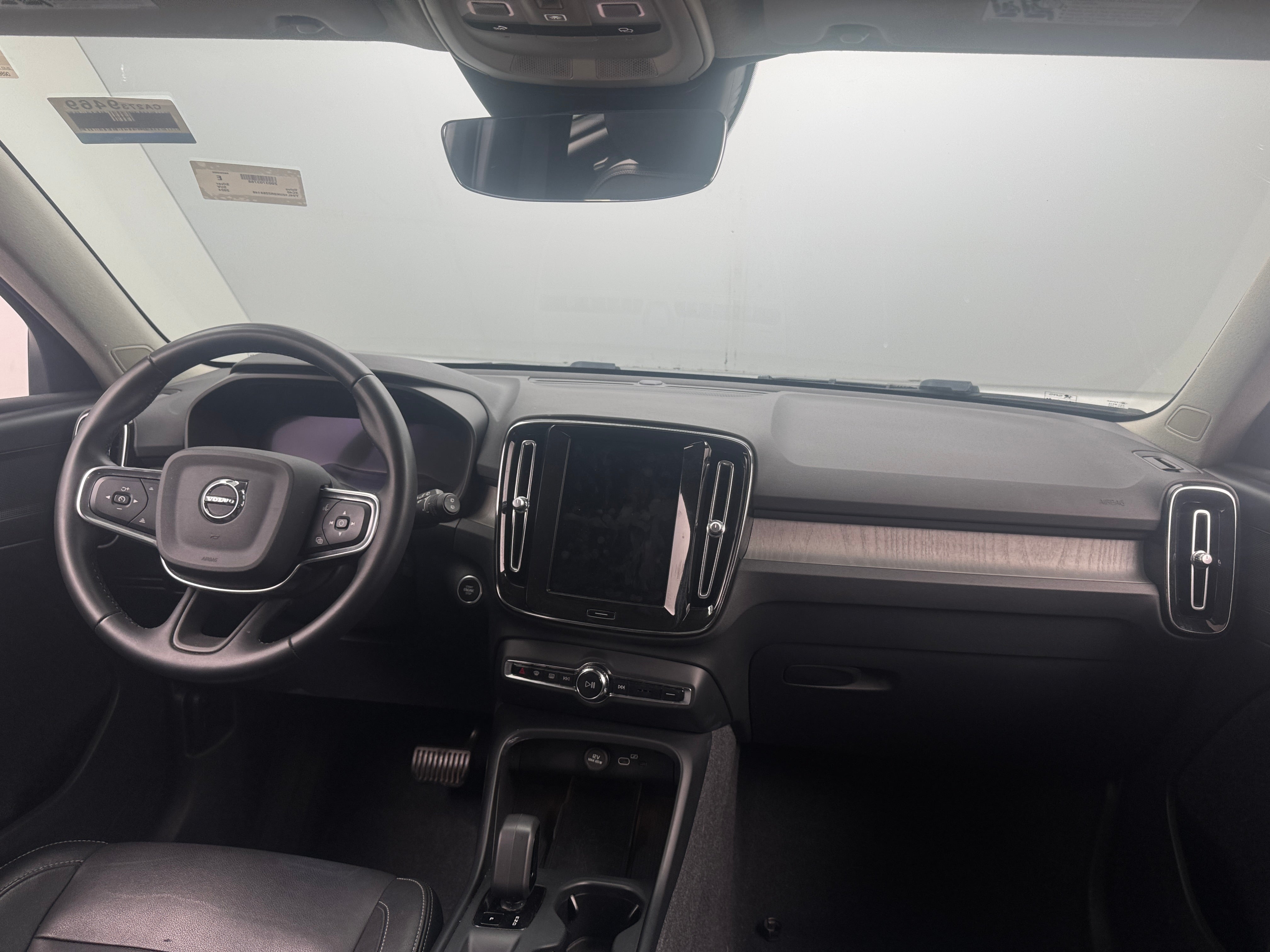 2024 Volvo XC40 B5 Core 2