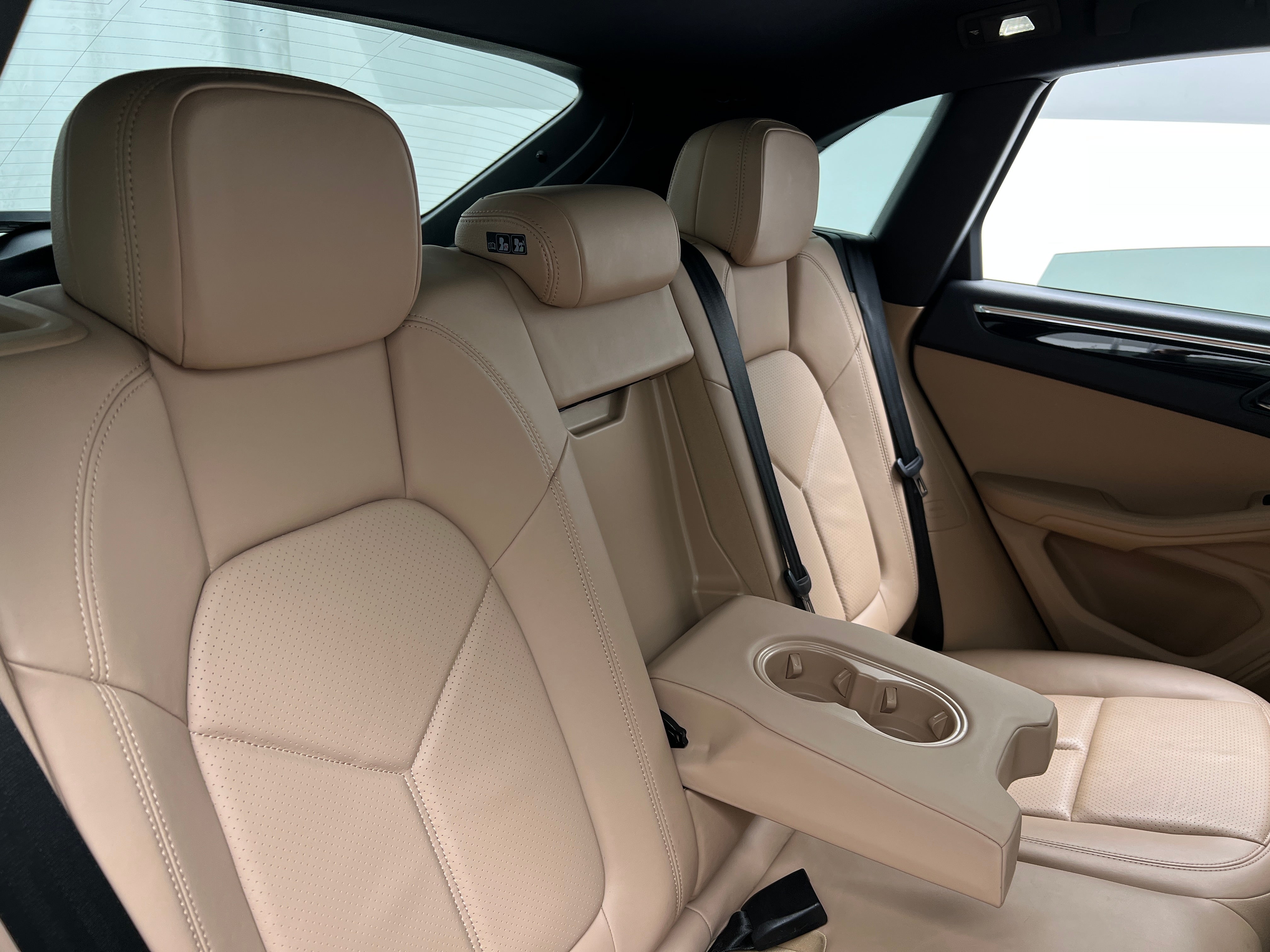 2021 Porsche Macan S 5