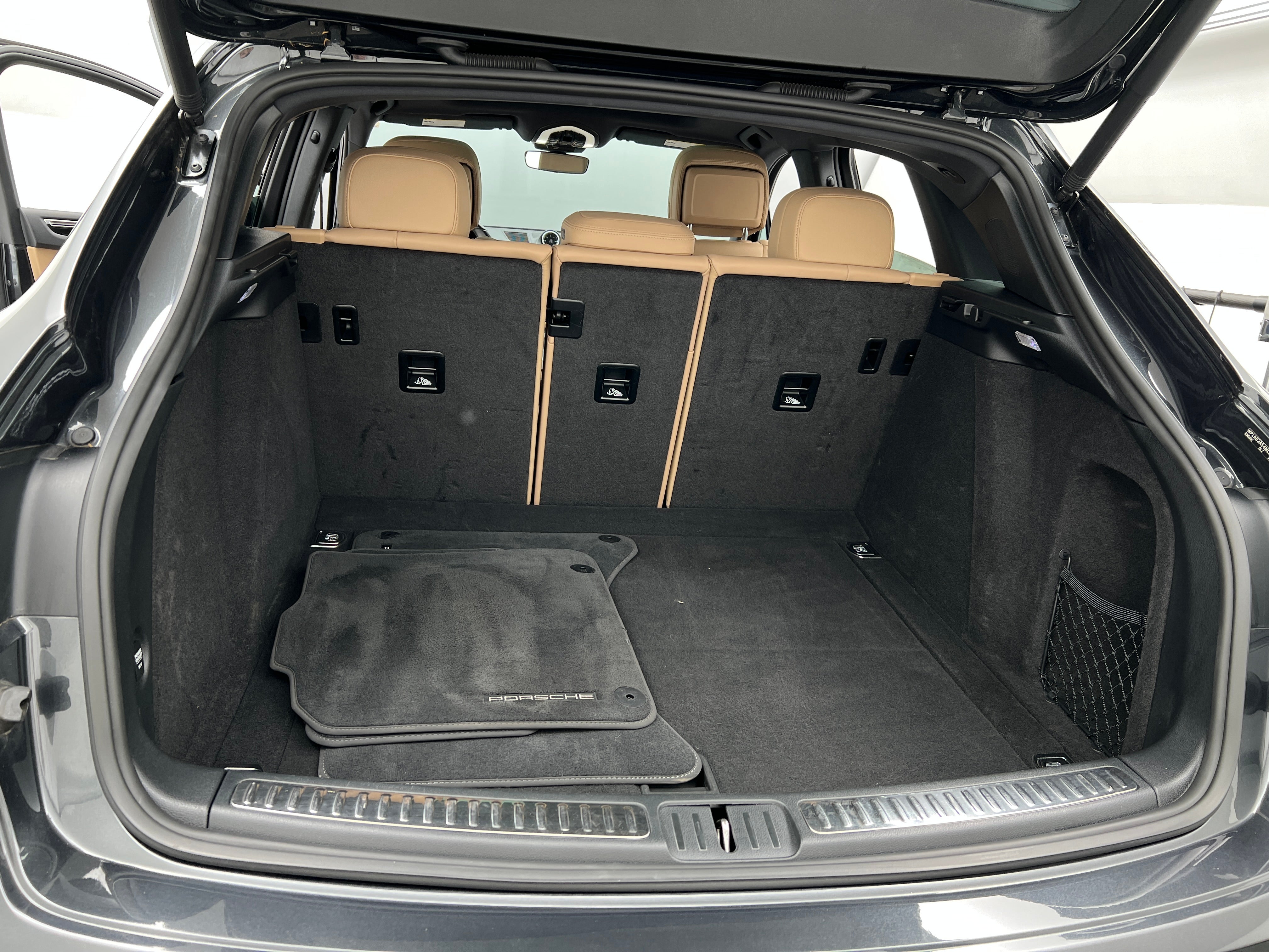 2021 Porsche Macan S 6