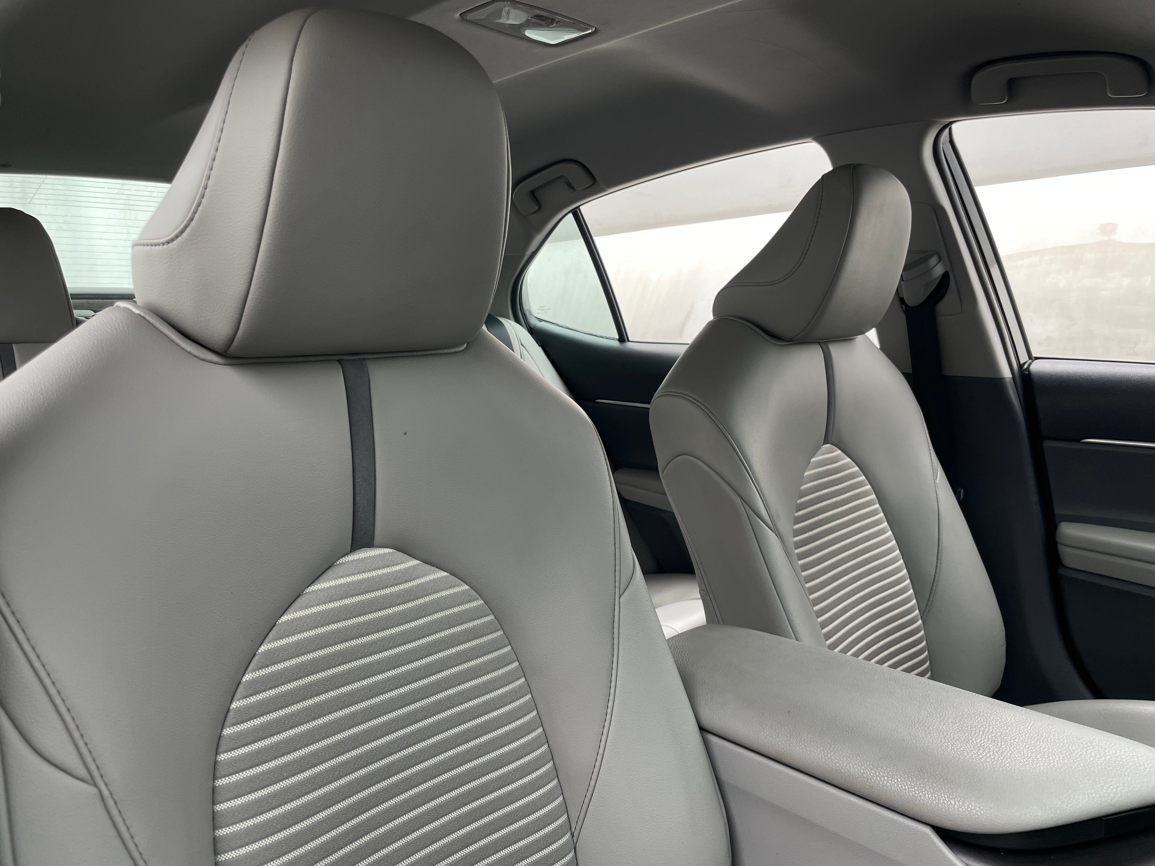 2023 Toyota Camry SE 2