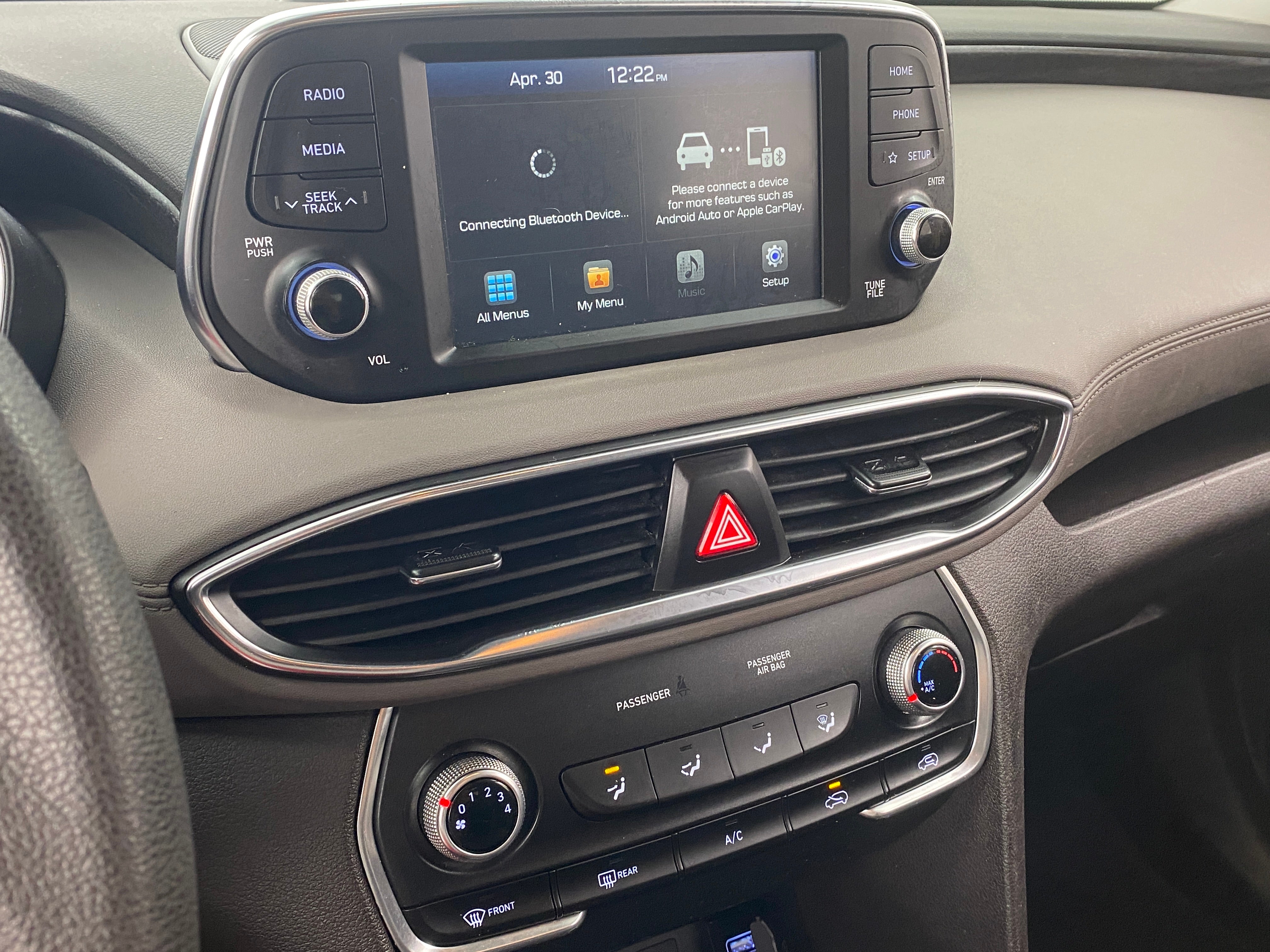 2019 Hyundai Santa Fe SE 4