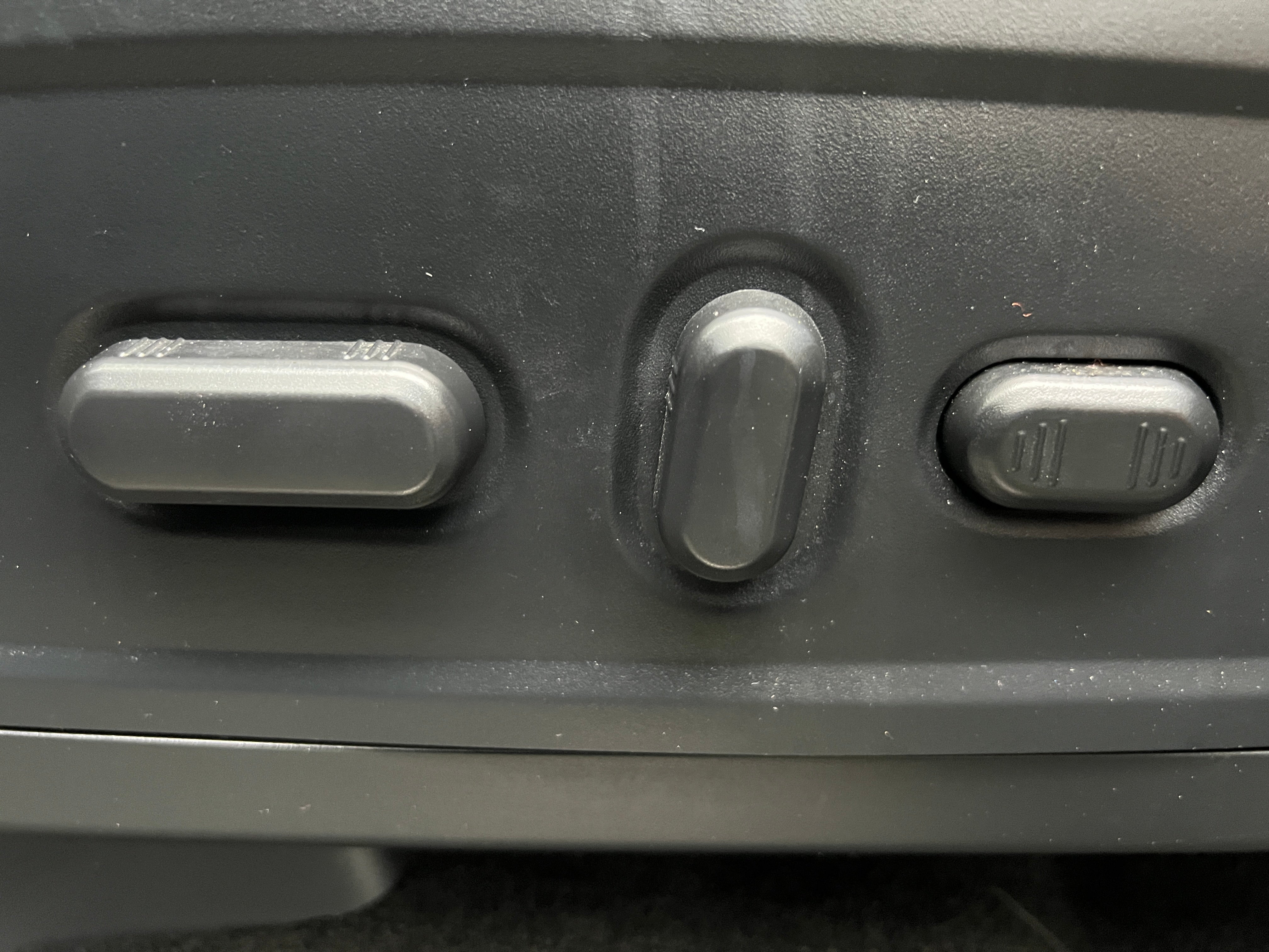 Image 8 of 2015 Lincoln Navigator base