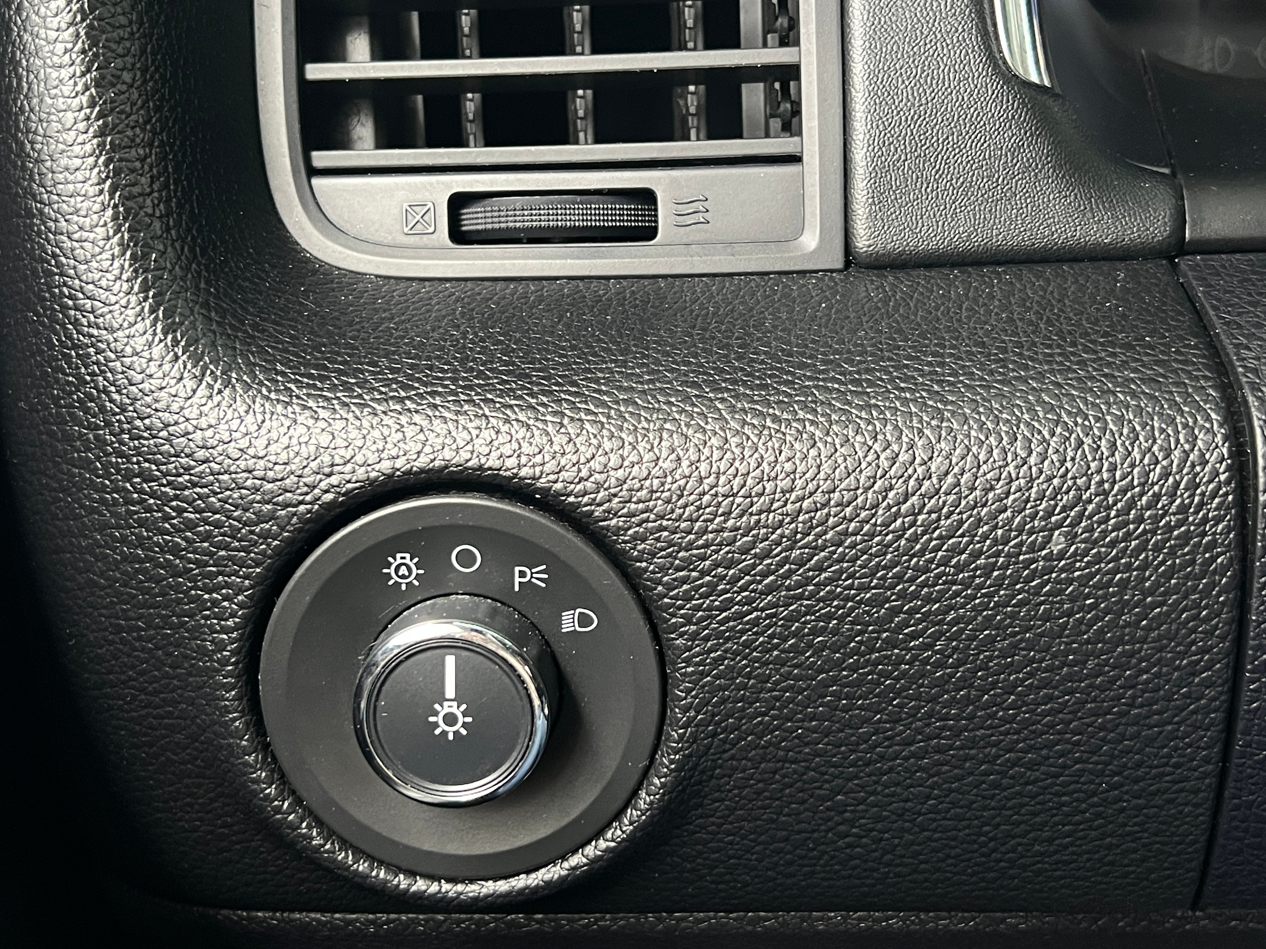 Image 5 of 2015 Lincoln Navigator base