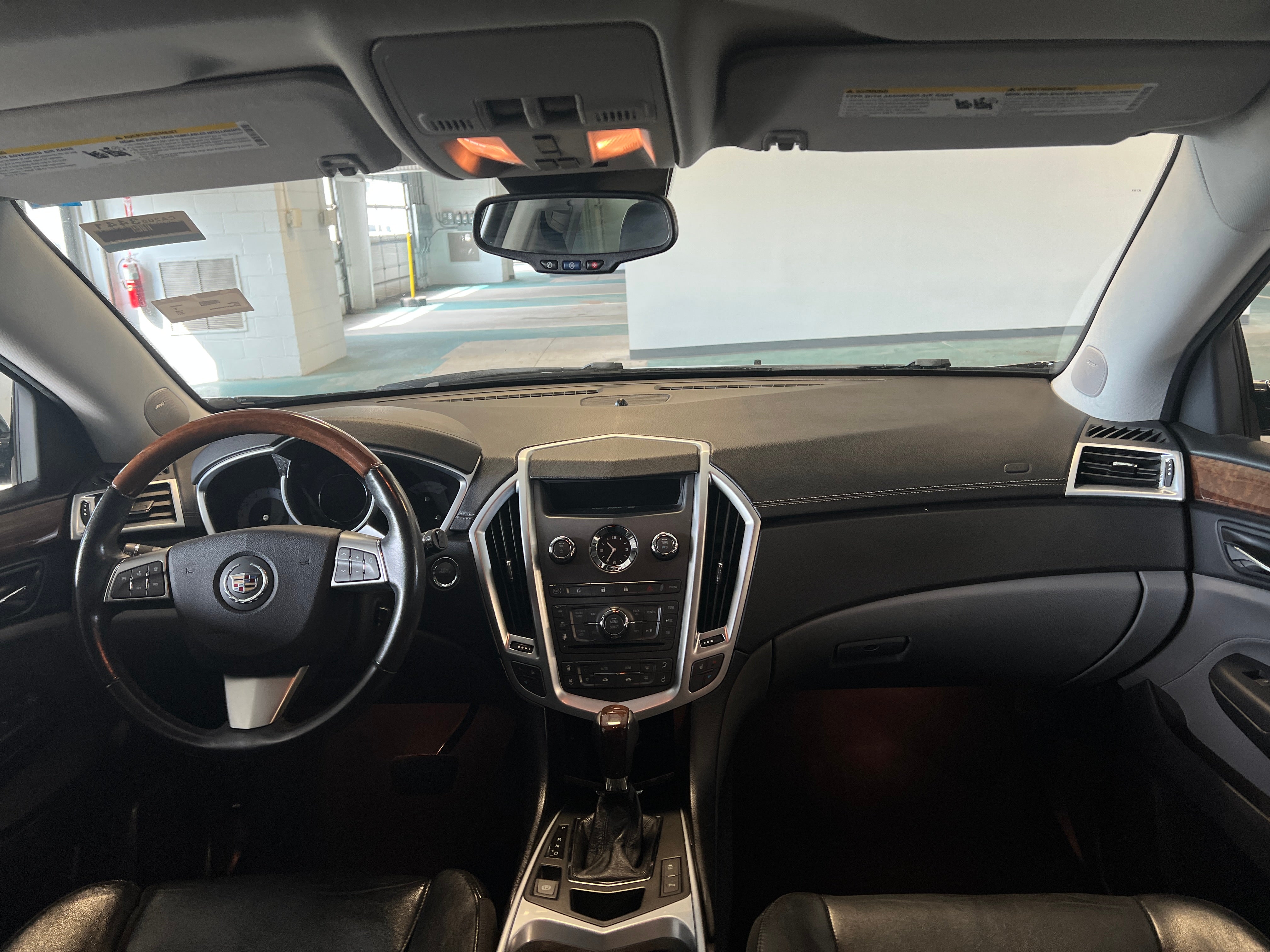 2011 Cadillac SRX Base 2
