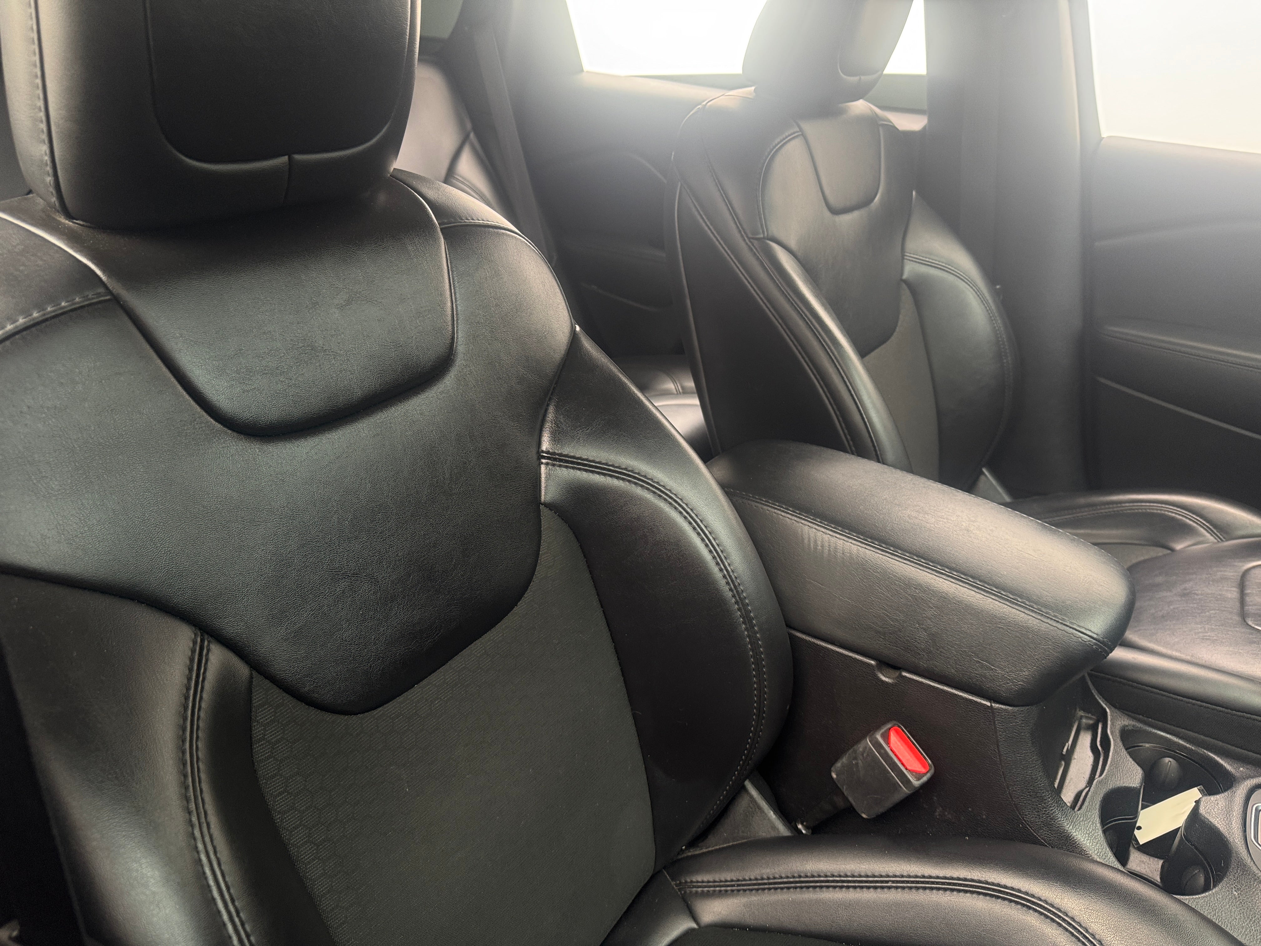 2020 Jeep Cherokee Altitude 2